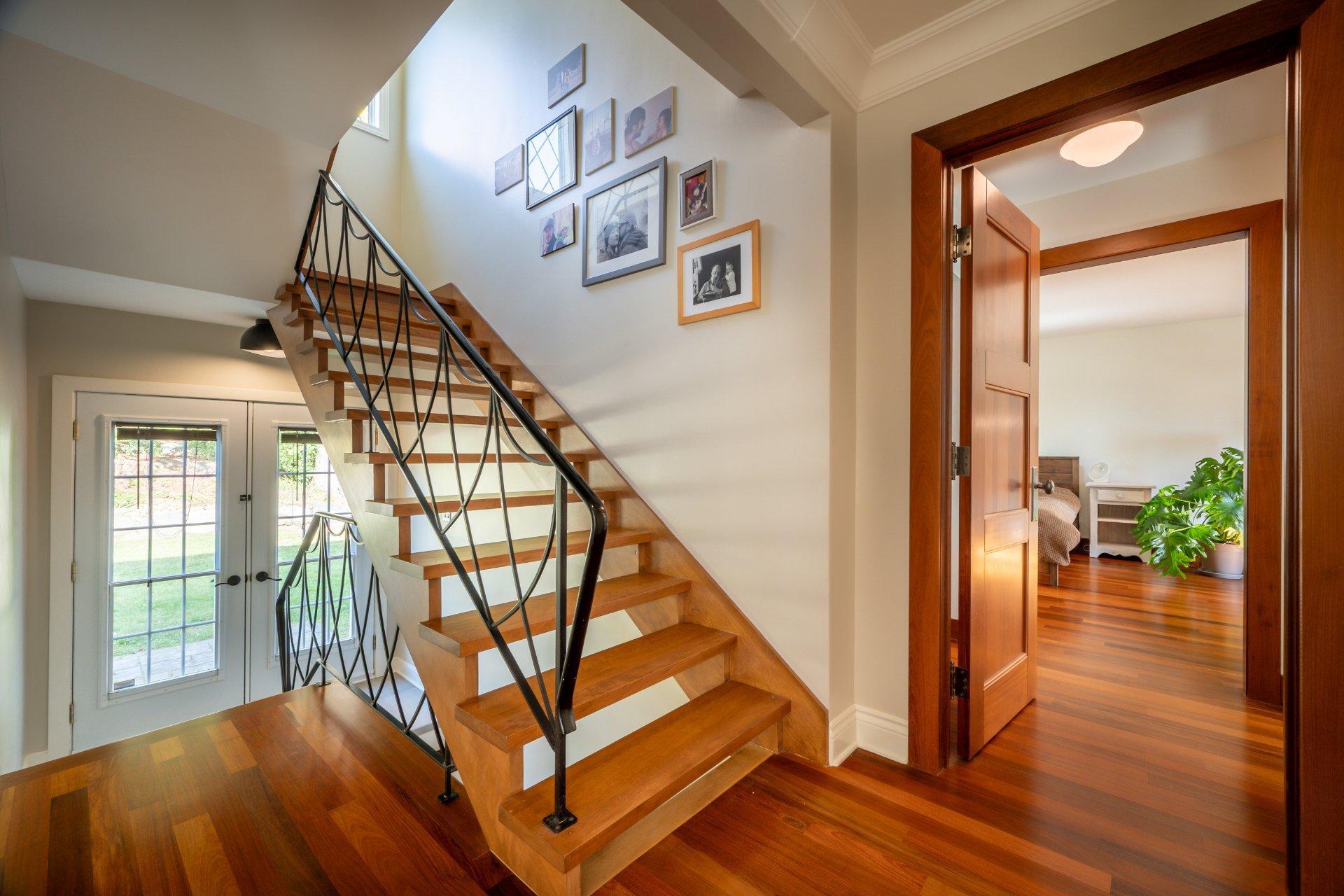 









1123


Ch. de la Montagne

,
Mont-Saint-Hilaire,




QC
J3G4S6

