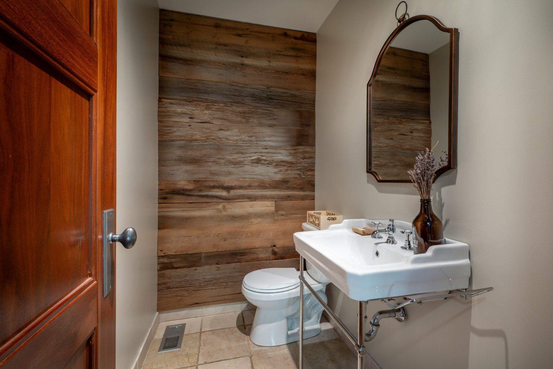 









1123


Ch. de la Montagne

,
Mont-Saint-Hilaire,




QC
J3G4S6

