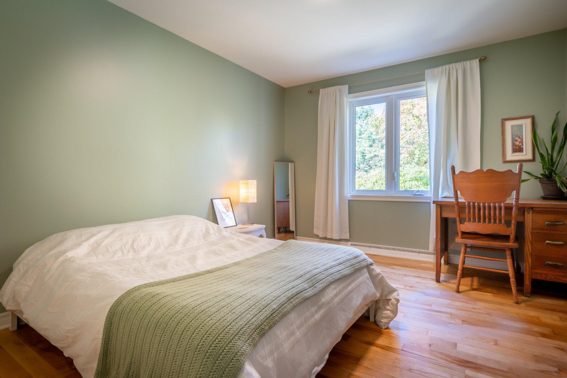 









1123


Ch. de la Montagne

,
Mont-Saint-Hilaire,




QC
J3G4S6

