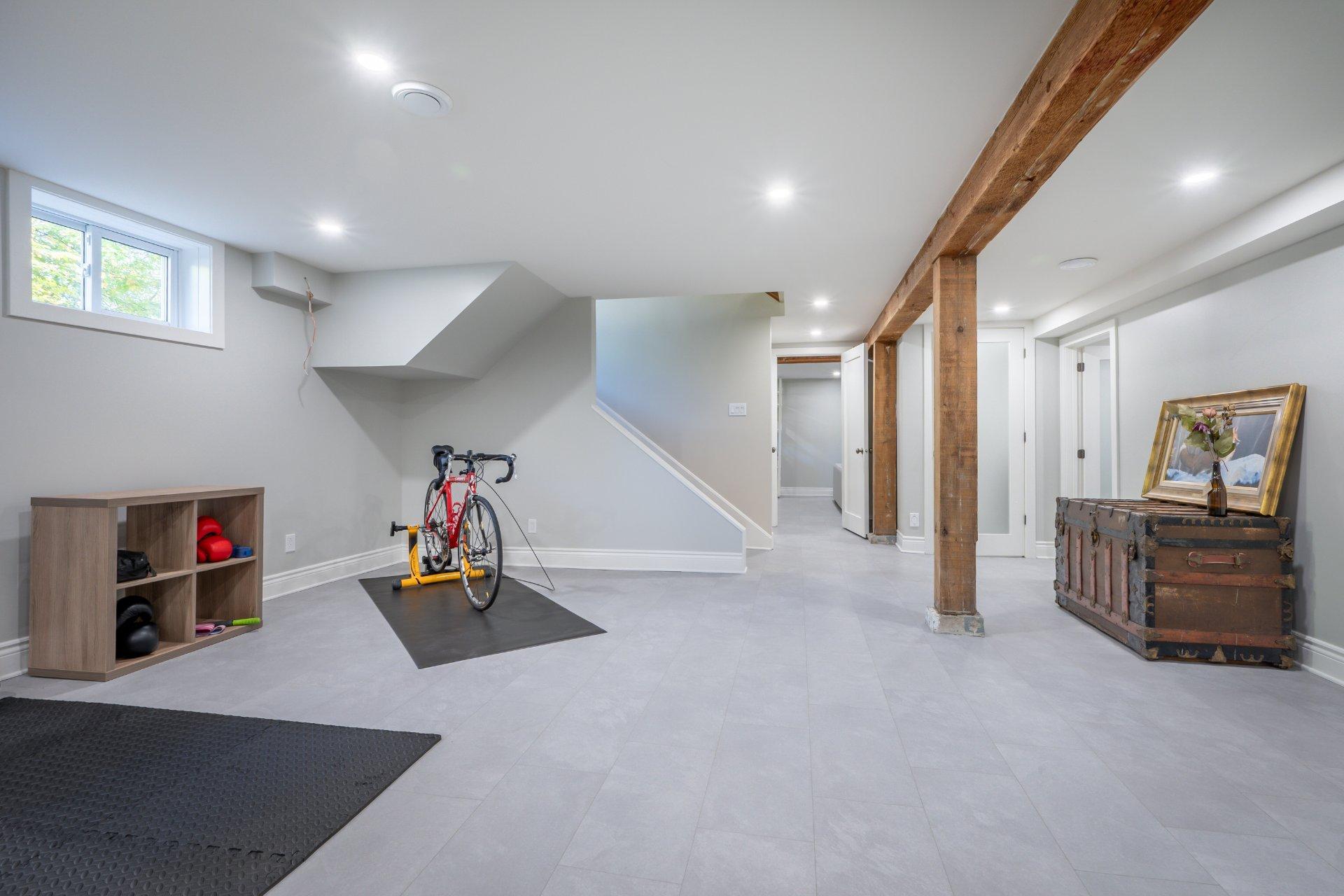 









1123


Ch. de la Montagne

,
Mont-Saint-Hilaire,




QC
J3G4S6

