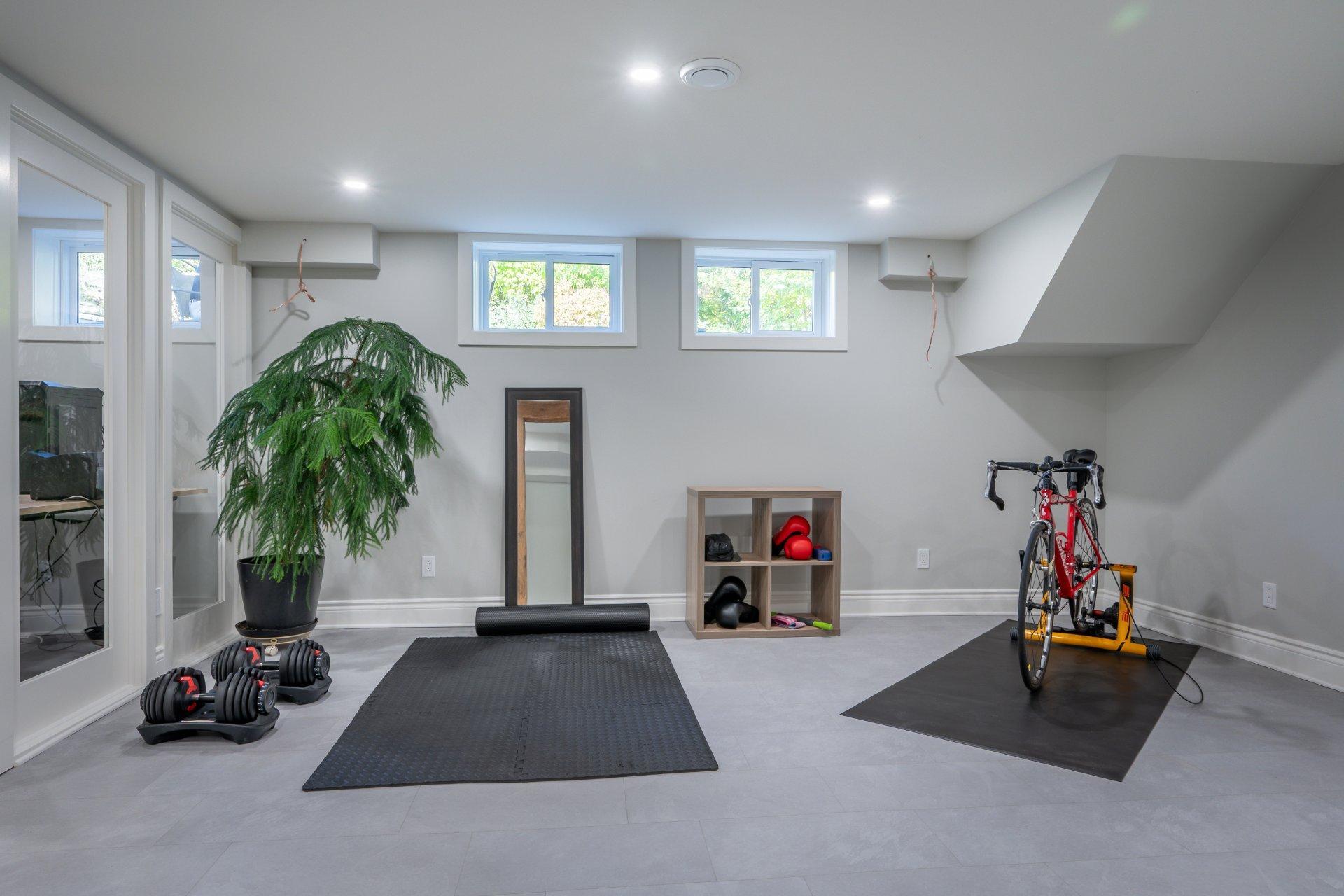 









1123


Ch. de la Montagne

,
Mont-Saint-Hilaire,




QC
J3G4S6

