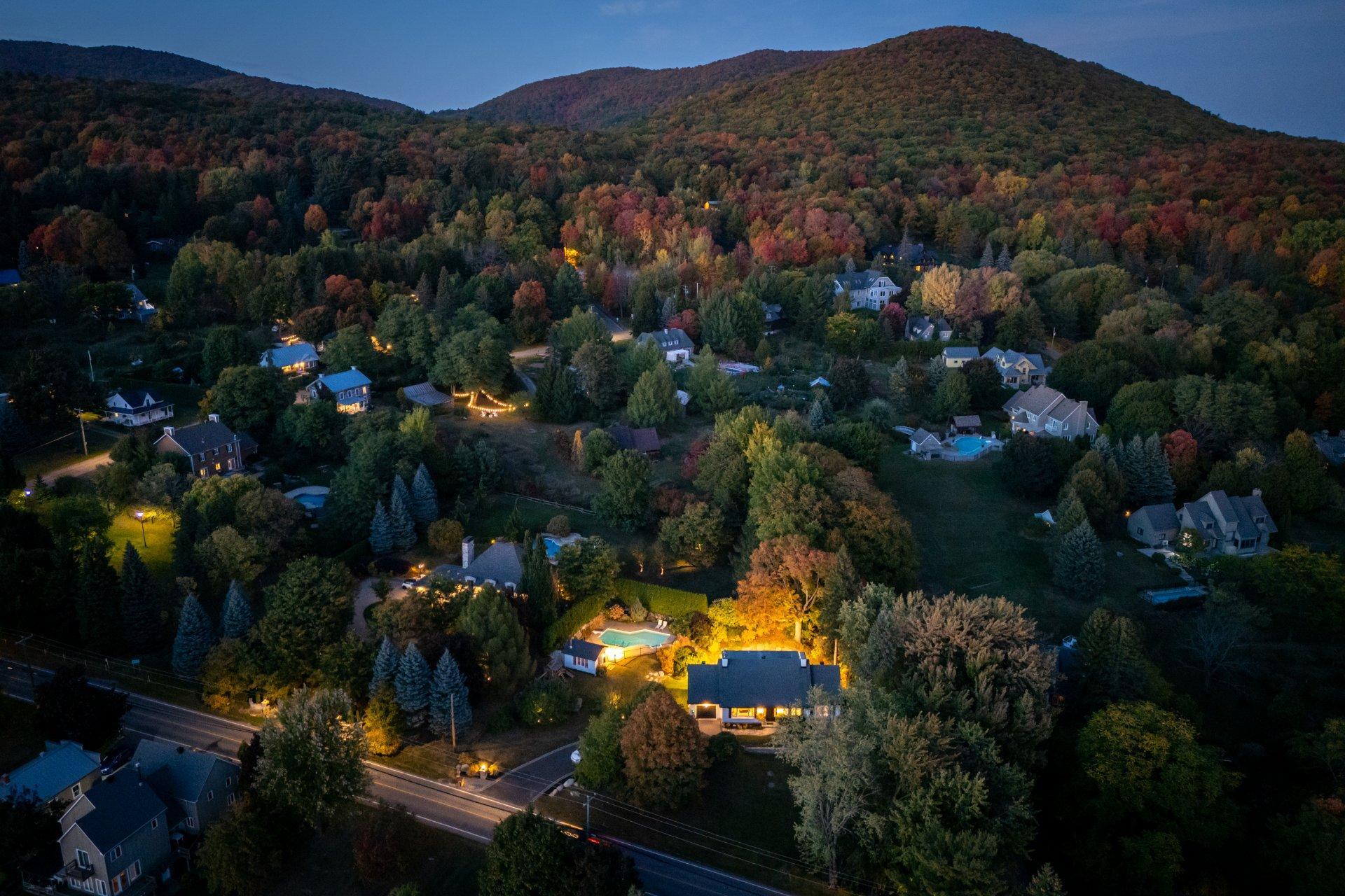 









1123


Ch. de la Montagne

,
Mont-Saint-Hilaire,




QC
J3G4S6

