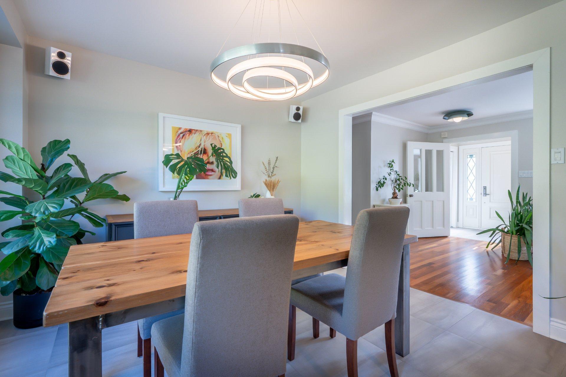 









1123


Ch. de la Montagne

,
Mont-Saint-Hilaire,




QC
J3G4S6

