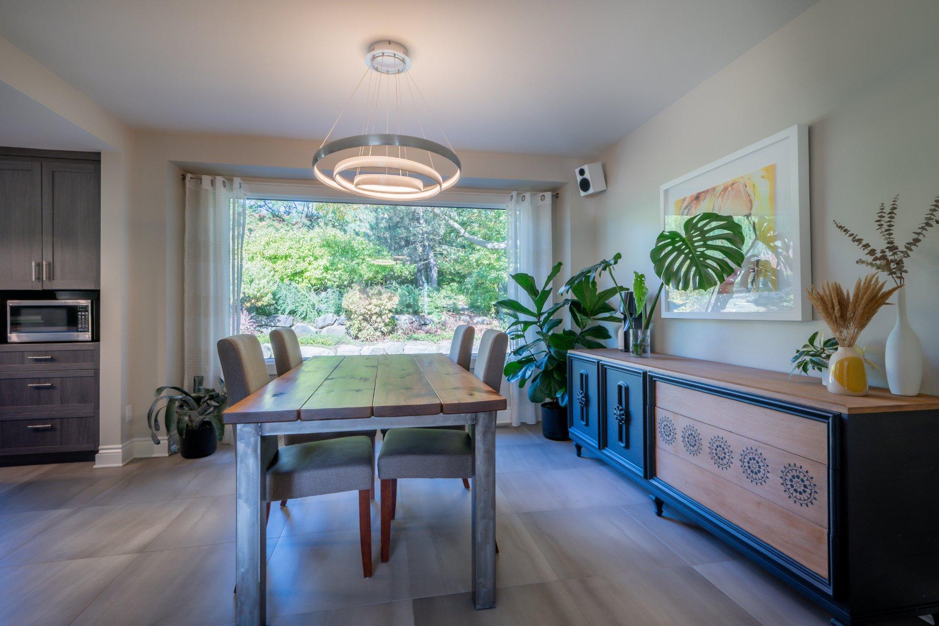 









1123


Ch. de la Montagne

,
Mont-Saint-Hilaire,




QC
J3G4S6

