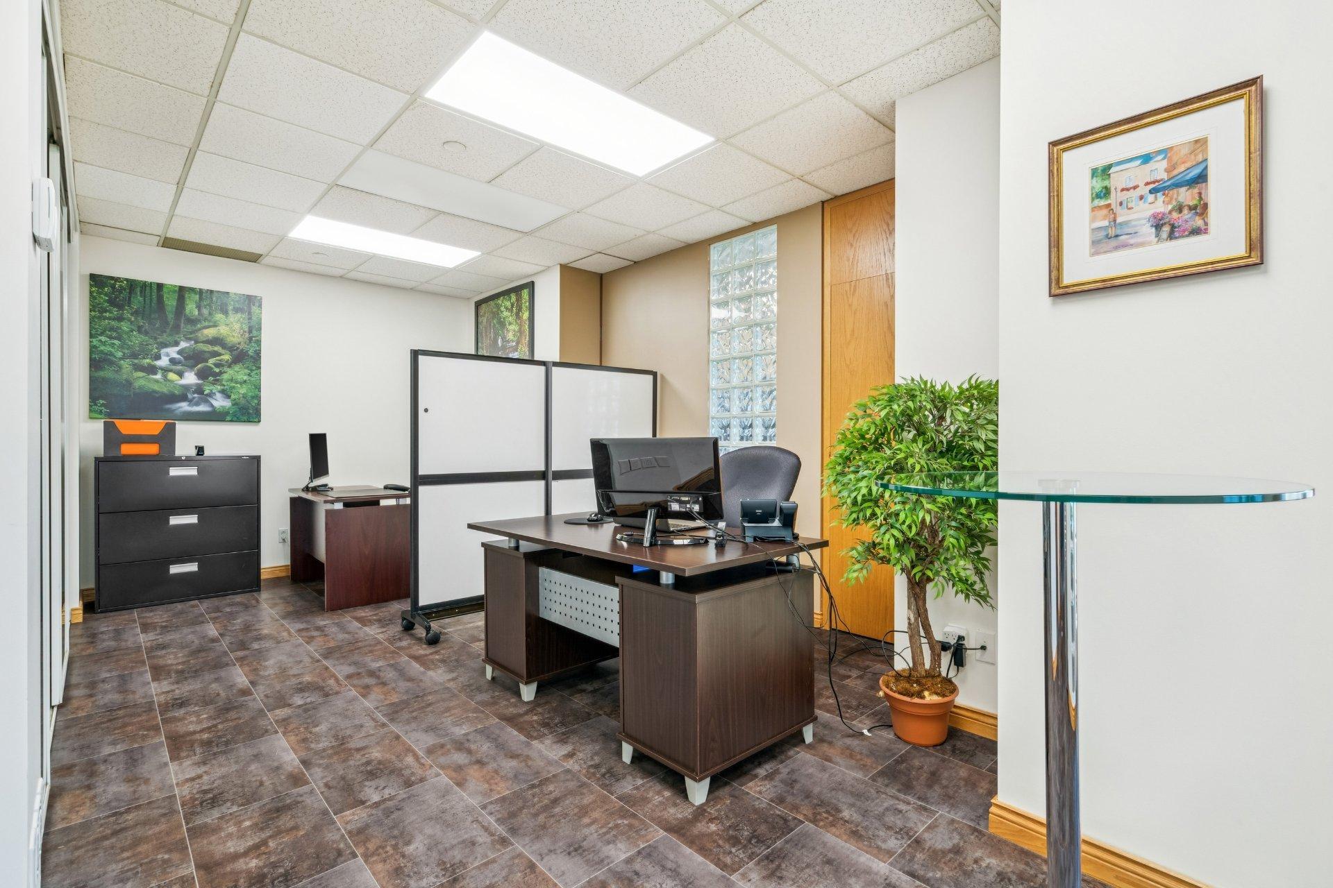 









70


Rue De La Barre

, 120,
Longueuil (Le Vieux-Longueuil),




QC
J4K5J3

