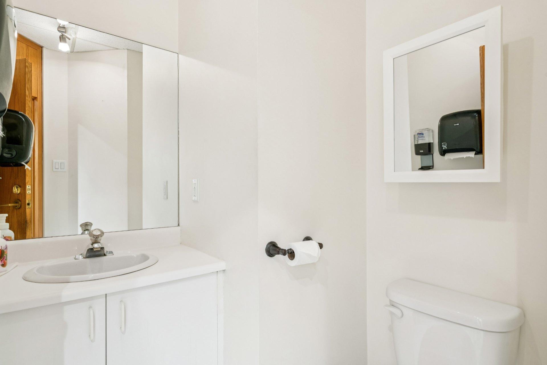 









70


Rue De La Barre

, 120,
Longueuil (Le Vieux-Longueuil),




QC
J4K5J3

