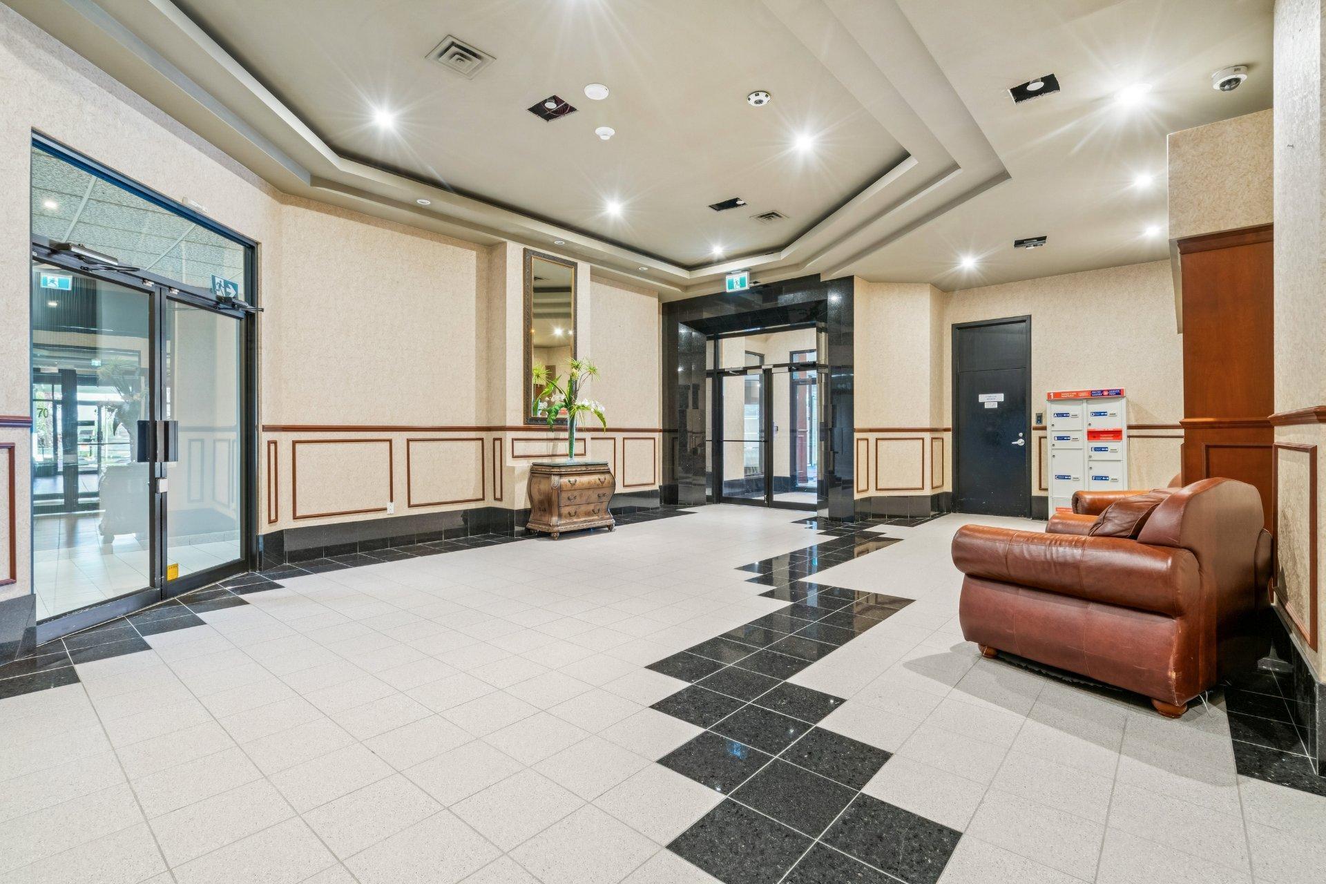 









70


Rue De La Barre

, 120,
Longueuil (Le Vieux-Longueuil),




QC
J4K5J3


