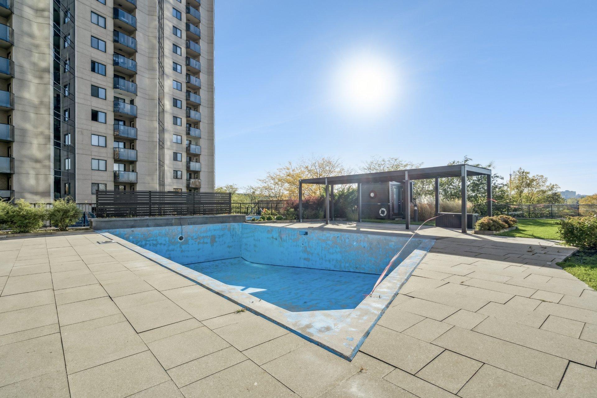 









70


Rue De La Barre

, 120,
Longueuil (Le Vieux-Longueuil),




QC
J4K5J3

