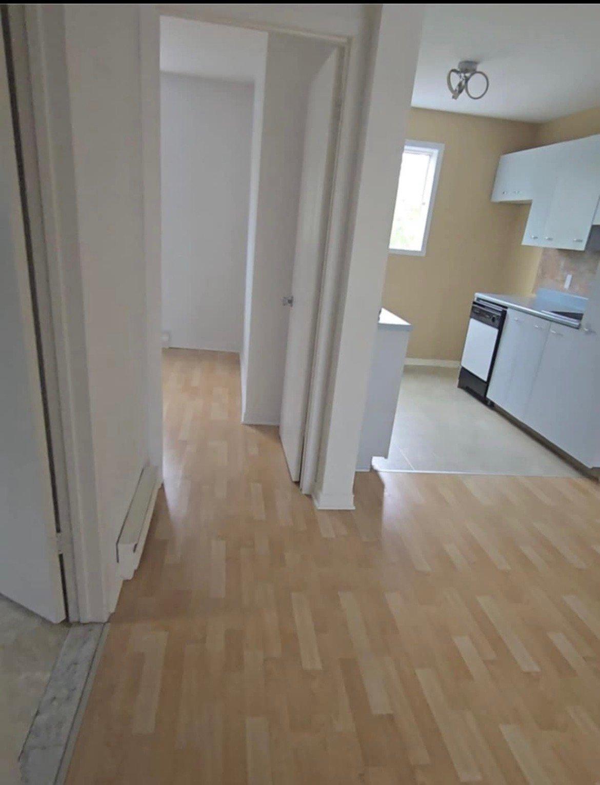 









180


37e Avenue

, 3,
Saint-Zotique,




QC
J0P1Z0


