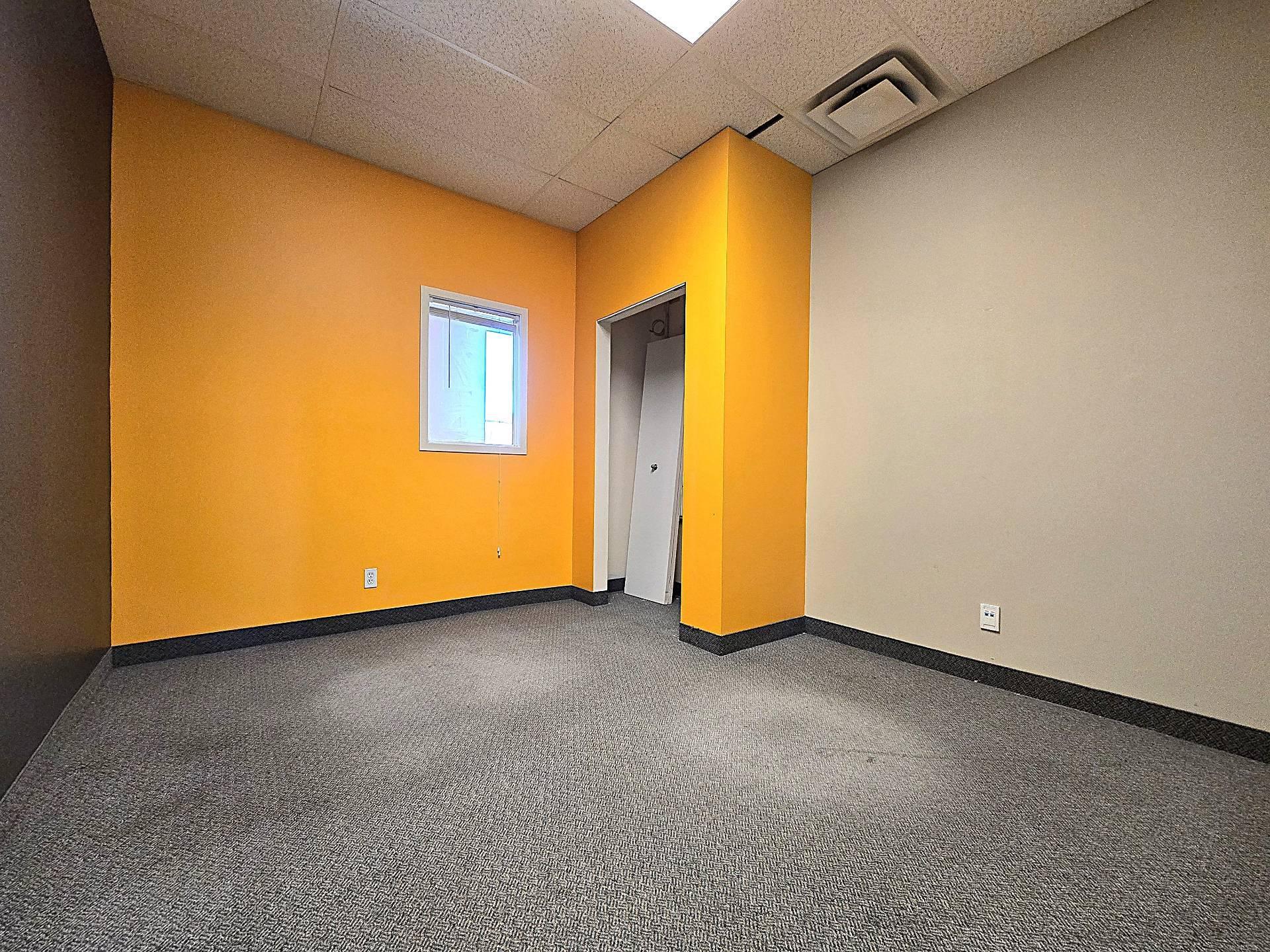









515


Boul. de la Concorde O.

, 211,
Laval (Laval-des-Rapides),




QC
H7N5L9

