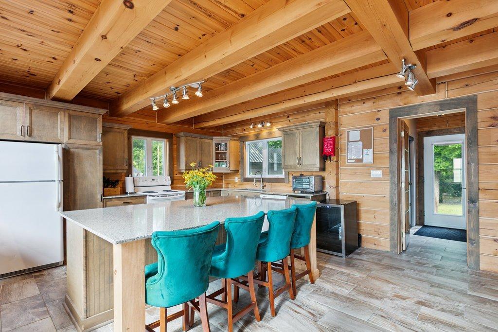 









327


Rue Thomas-Lefebvre

,
Mansfield-et-Pontefract,




QC
J0X1R0

