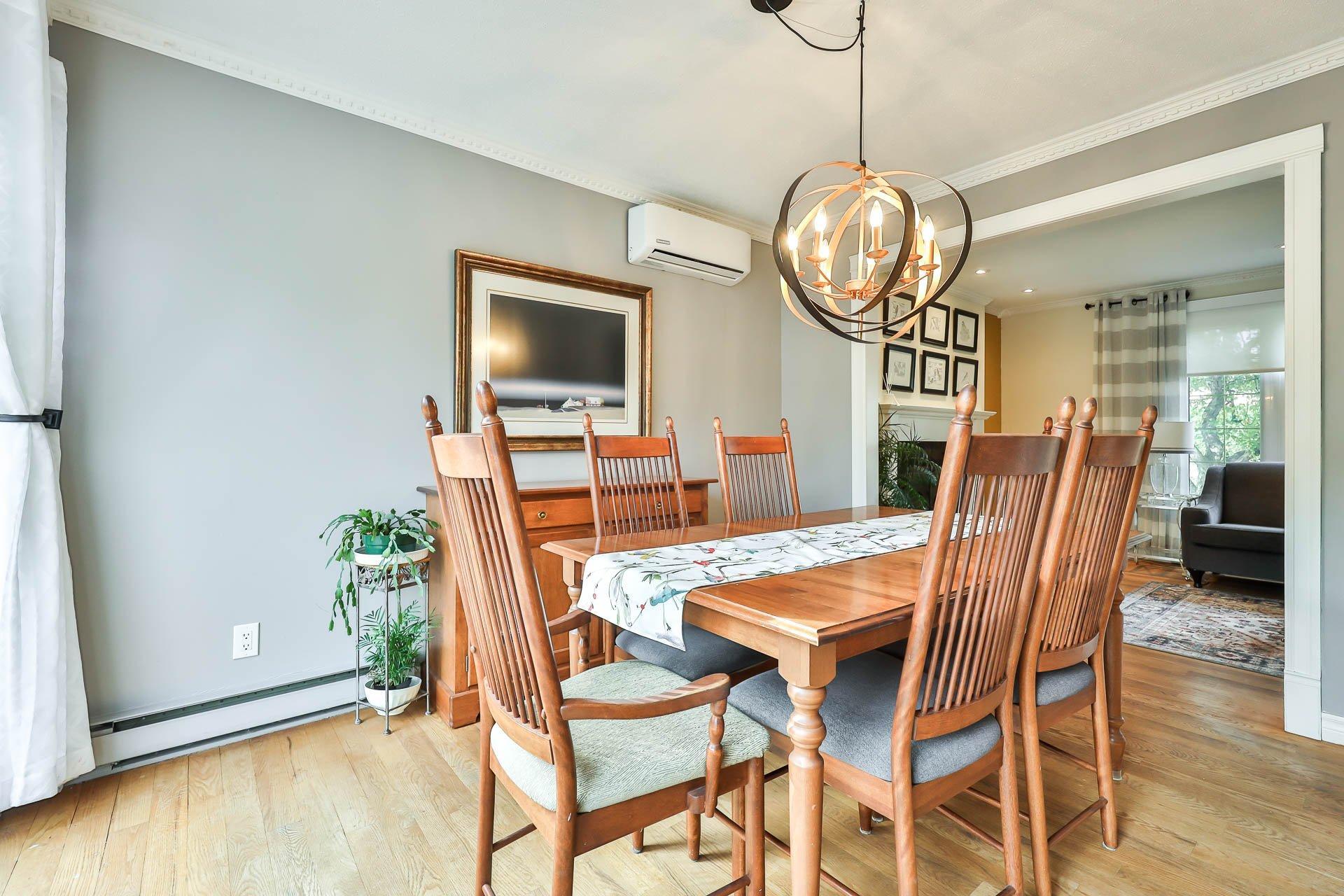 









229


Av. du Vallon

,
Gatineau (Aylmer),




QC
J9J1N9

