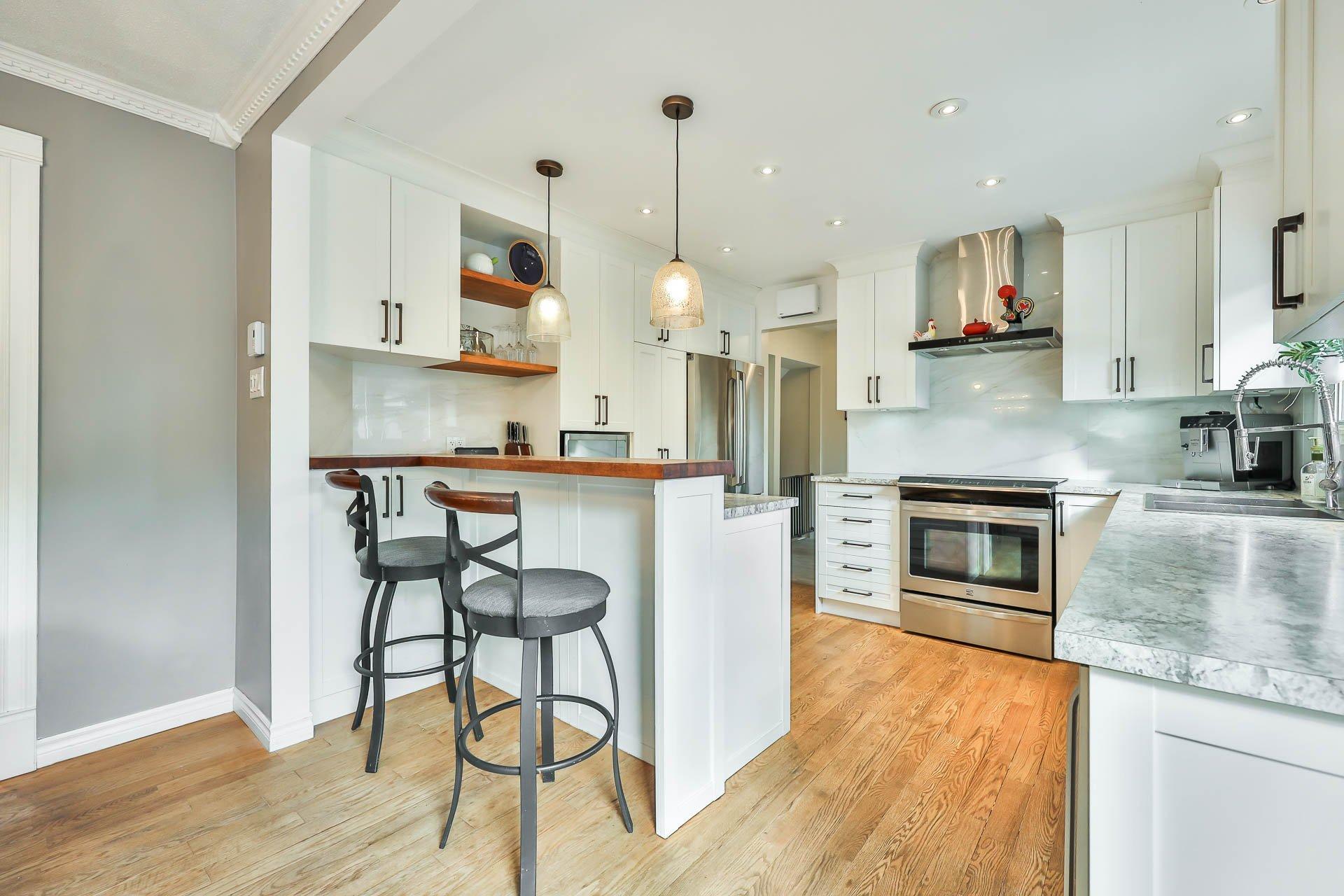 









229


Av. du Vallon

,
Gatineau (Aylmer),




QC
J9J1N9

