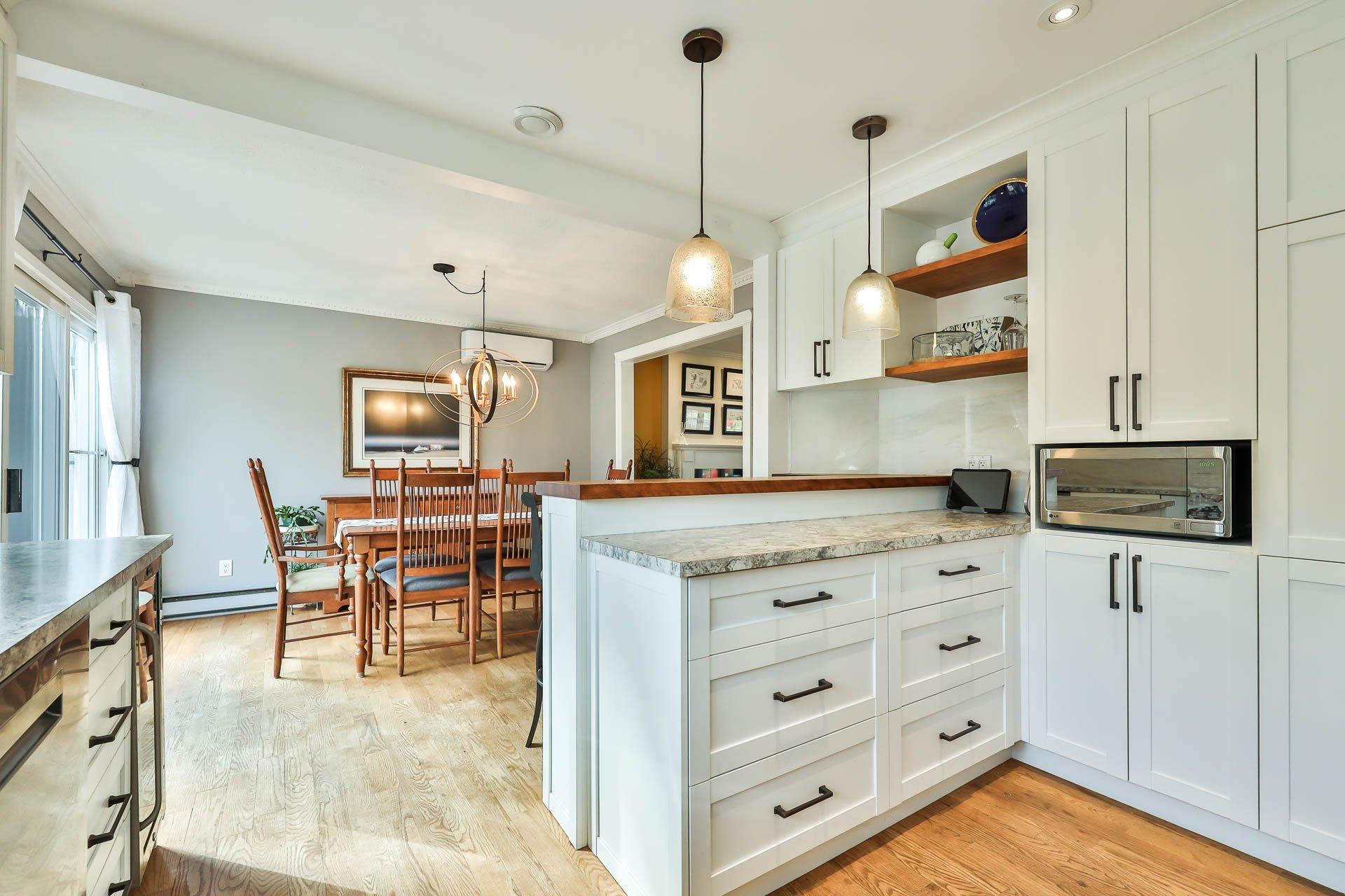 









229


Av. du Vallon

,
Gatineau (Aylmer),




QC
J9J1N9

