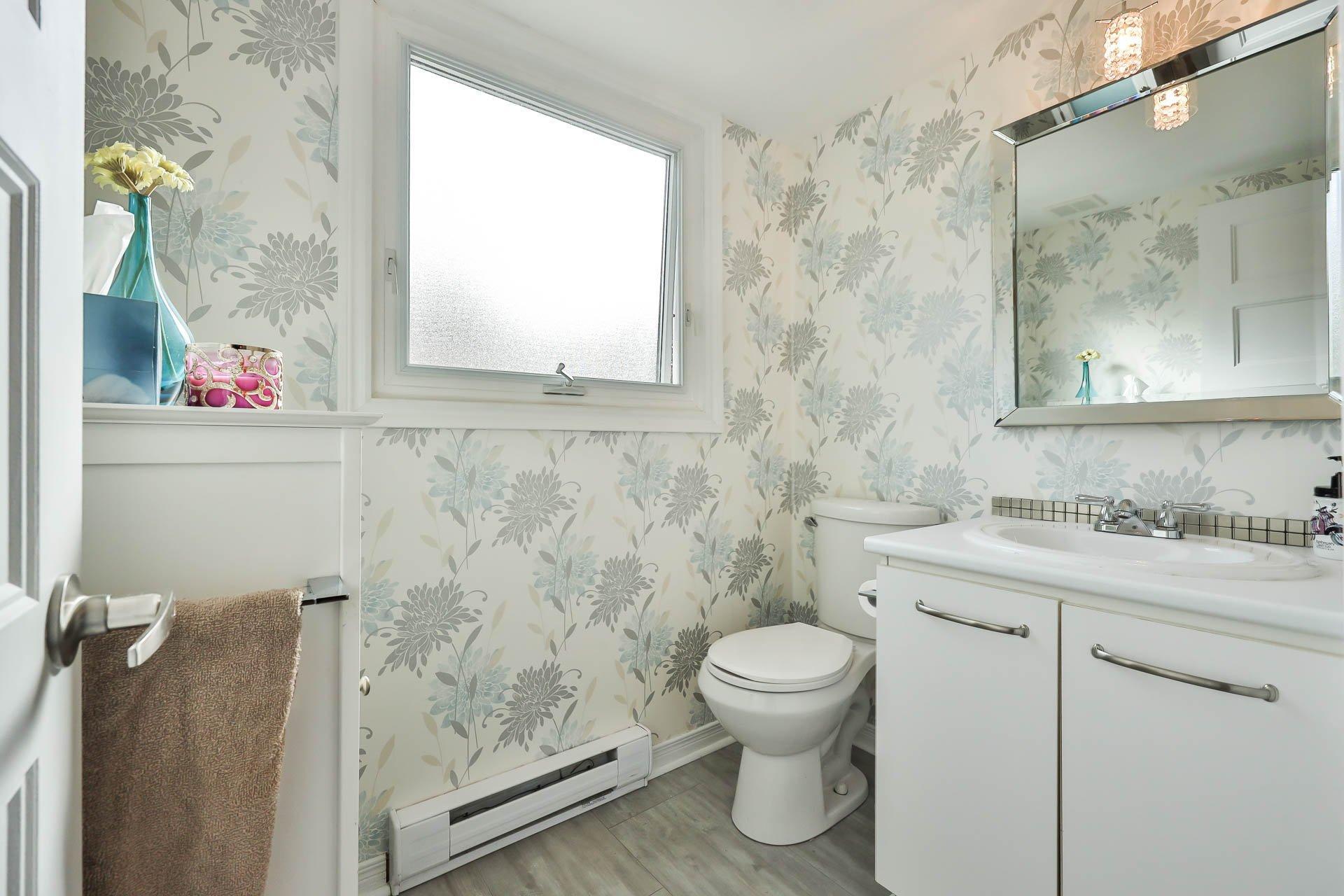 









229


Av. du Vallon

,
Gatineau (Aylmer),




QC
J9J1N9

