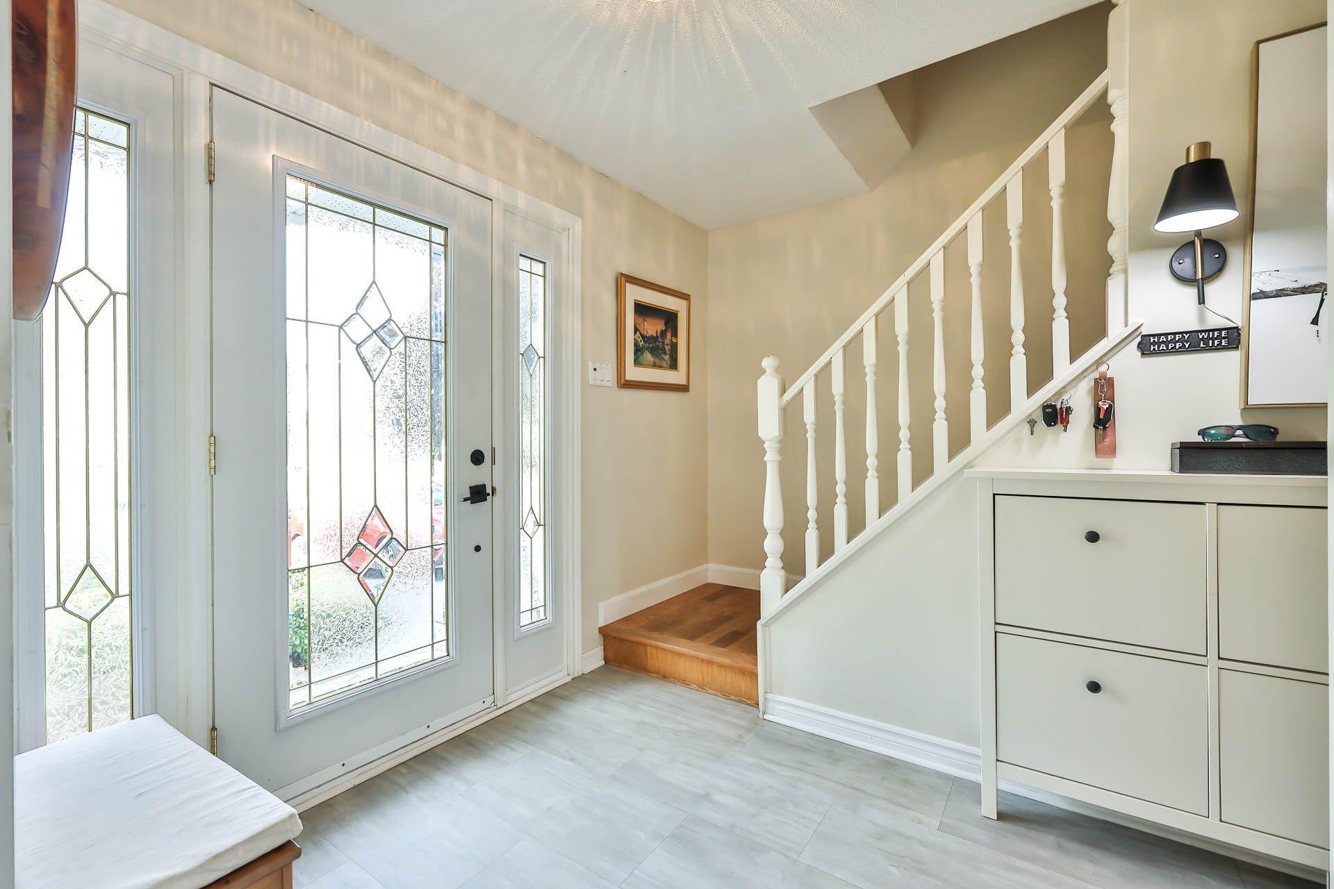 









229


Av. du Vallon

,
Gatineau (Aylmer),




QC
J9J1N9

