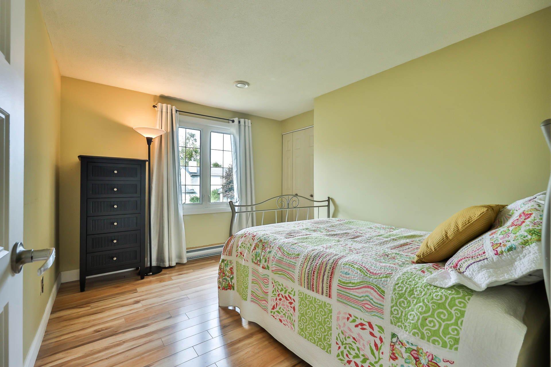 









229


Av. du Vallon

,
Gatineau (Aylmer),




QC
J9J1N9

