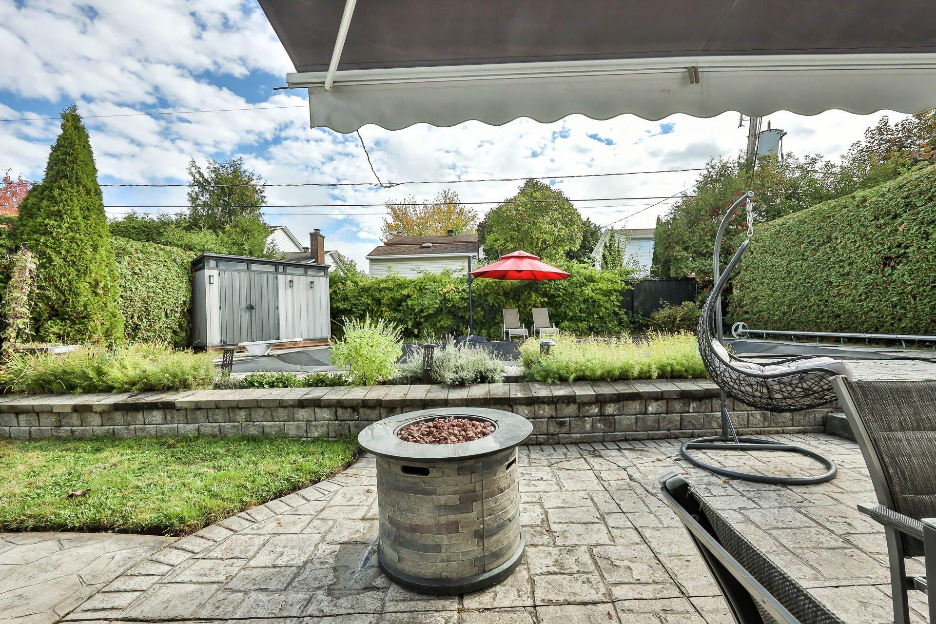 









229


Av. du Vallon

,
Gatineau (Aylmer),




QC
J9J1N9

