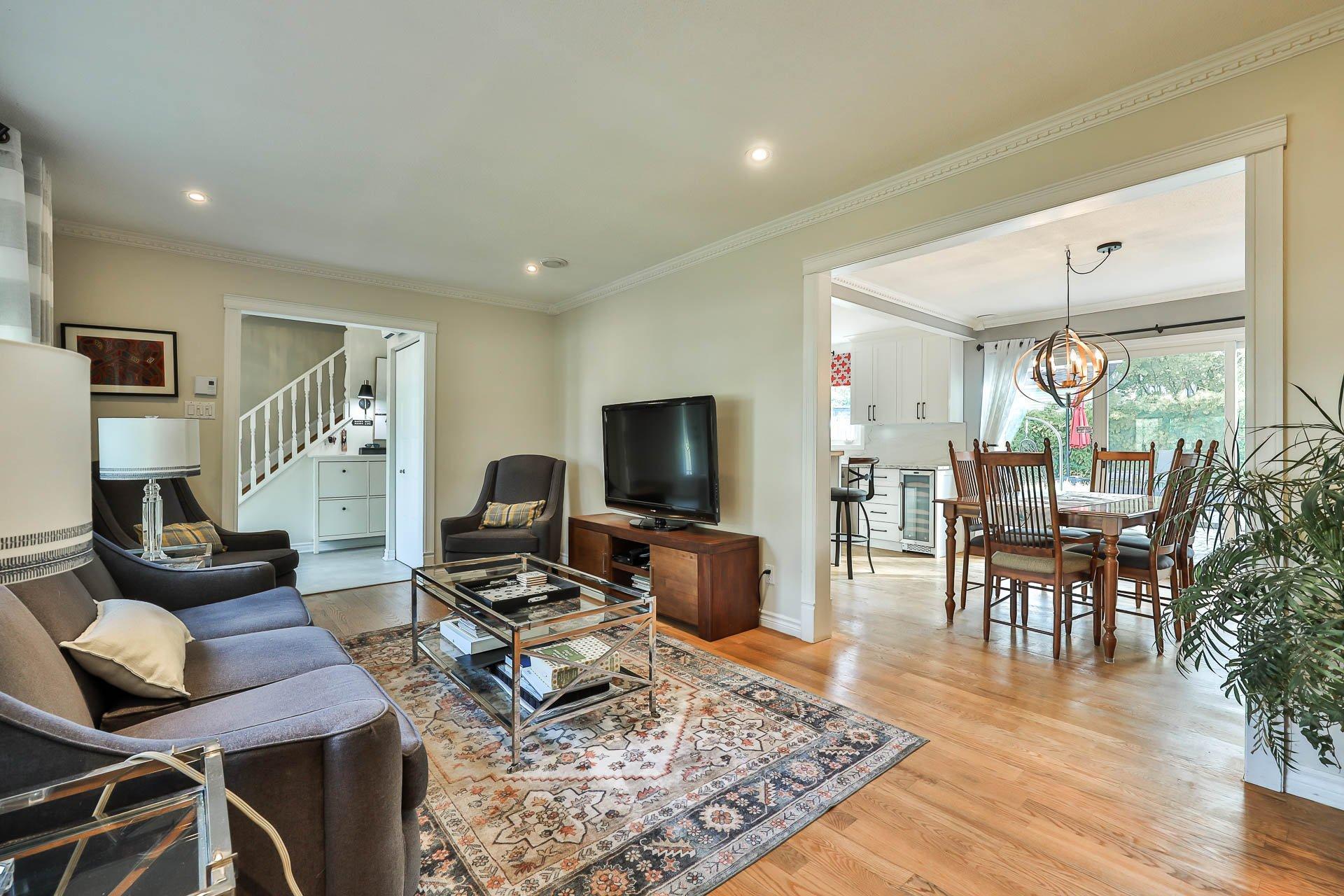 









229


Av. du Vallon

,
Gatineau (Aylmer),




QC
J9J1N9


