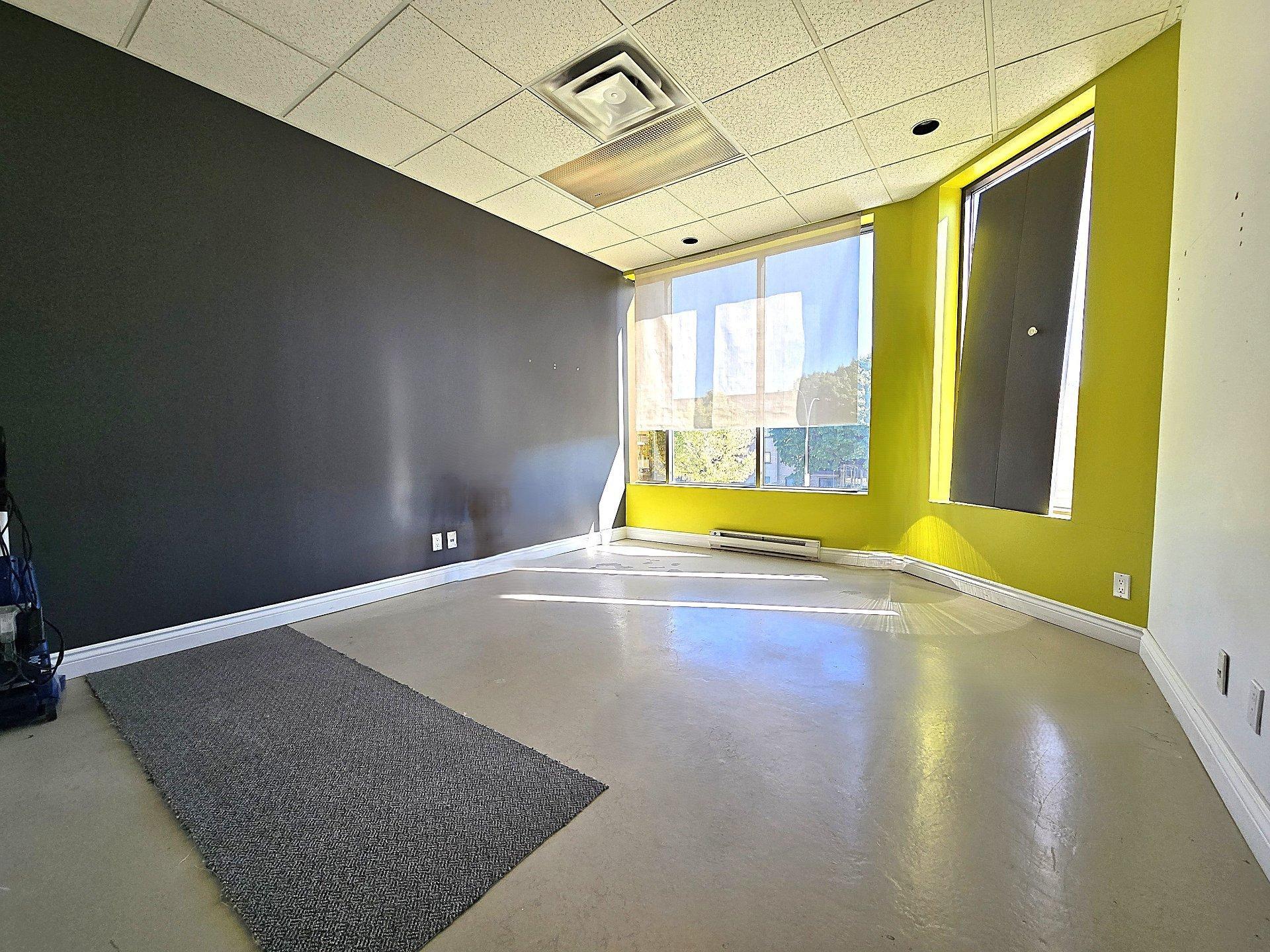 









515


Boul. de la Concorde O.

, 205,
Laval (Laval-des-Rapides),




QC
H7N5L9

