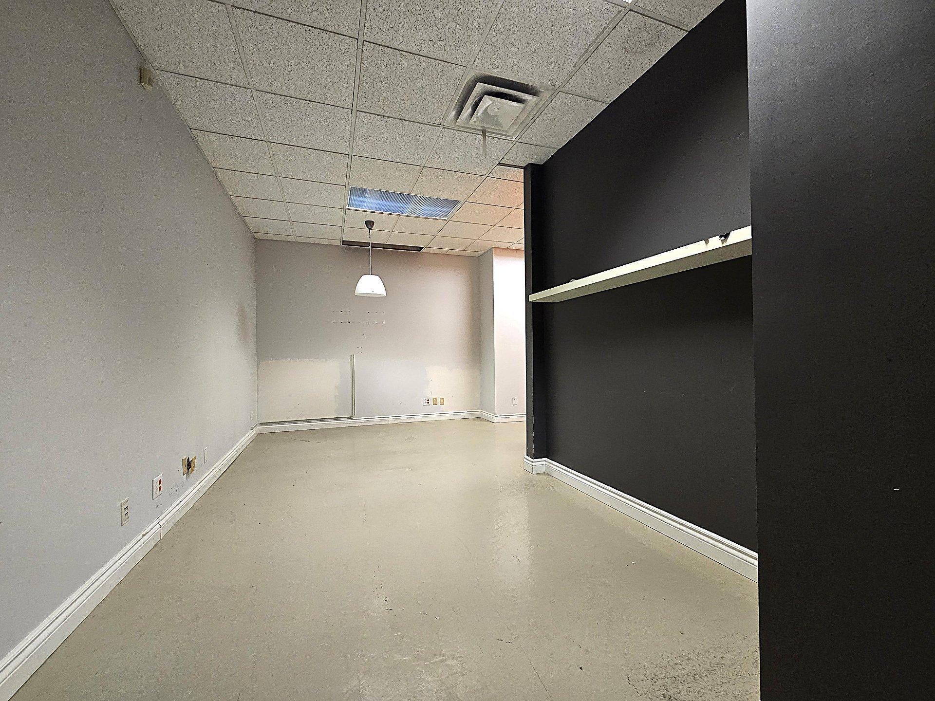 









515


Boul. de la Concorde O.

, 205,
Laval (Laval-des-Rapides),




QC
H7N5L9

