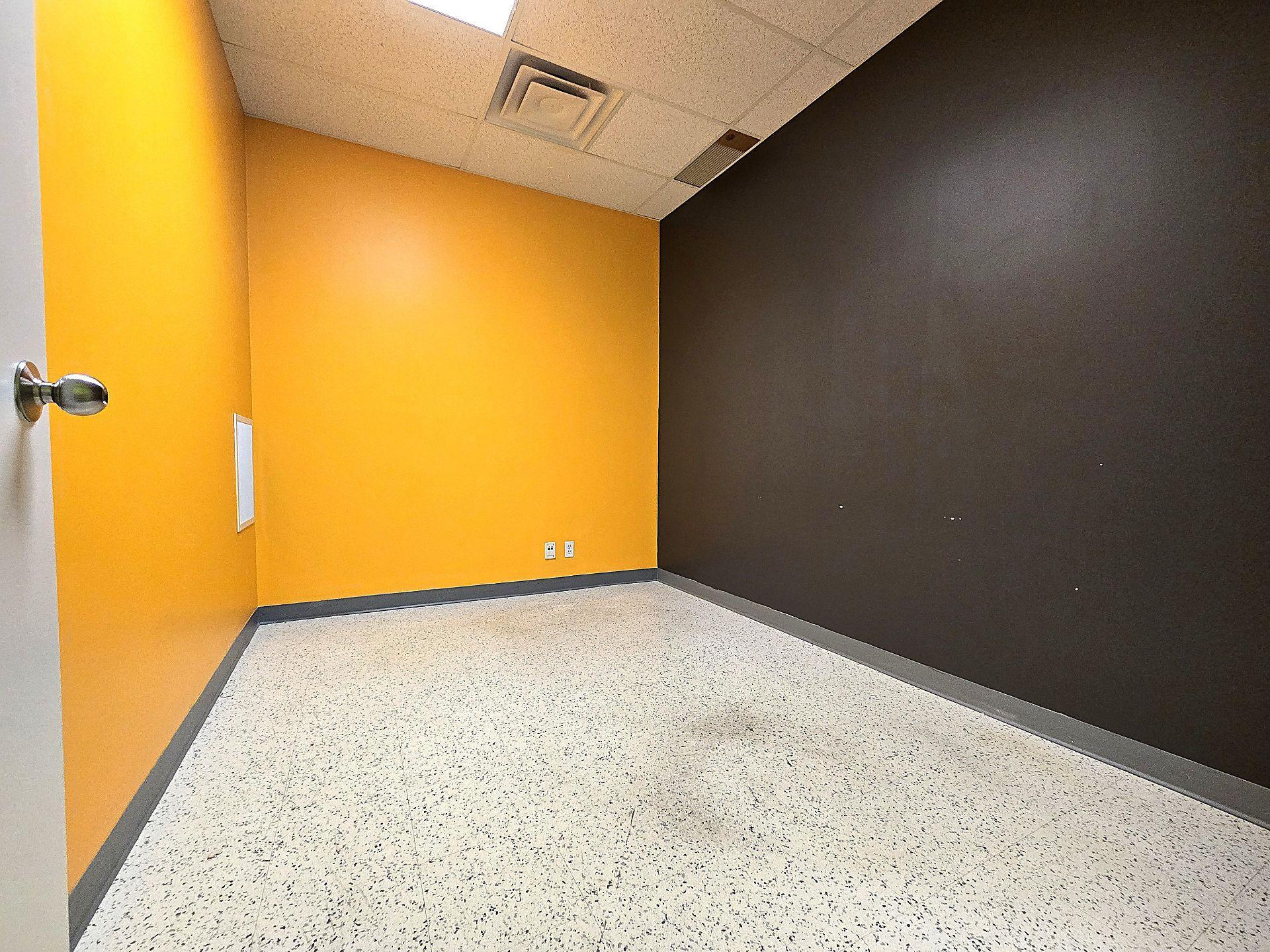 









515


Boul. de la Concorde O.

, 205,
Laval (Laval-des-Rapides),




QC
H7N5L9

