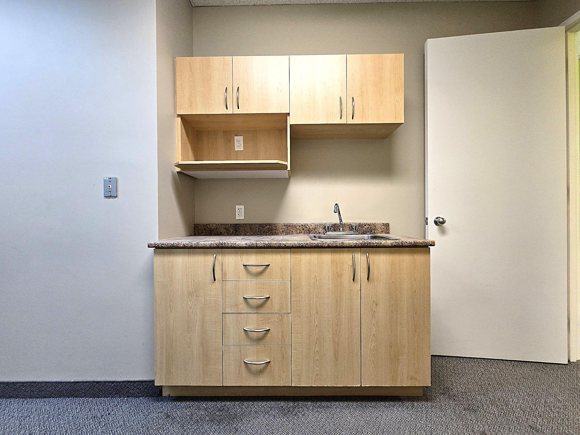 









515


Boul. de la Concorde O.

, 205,
Laval (Laval-des-Rapides),




QC
H7N5L9

