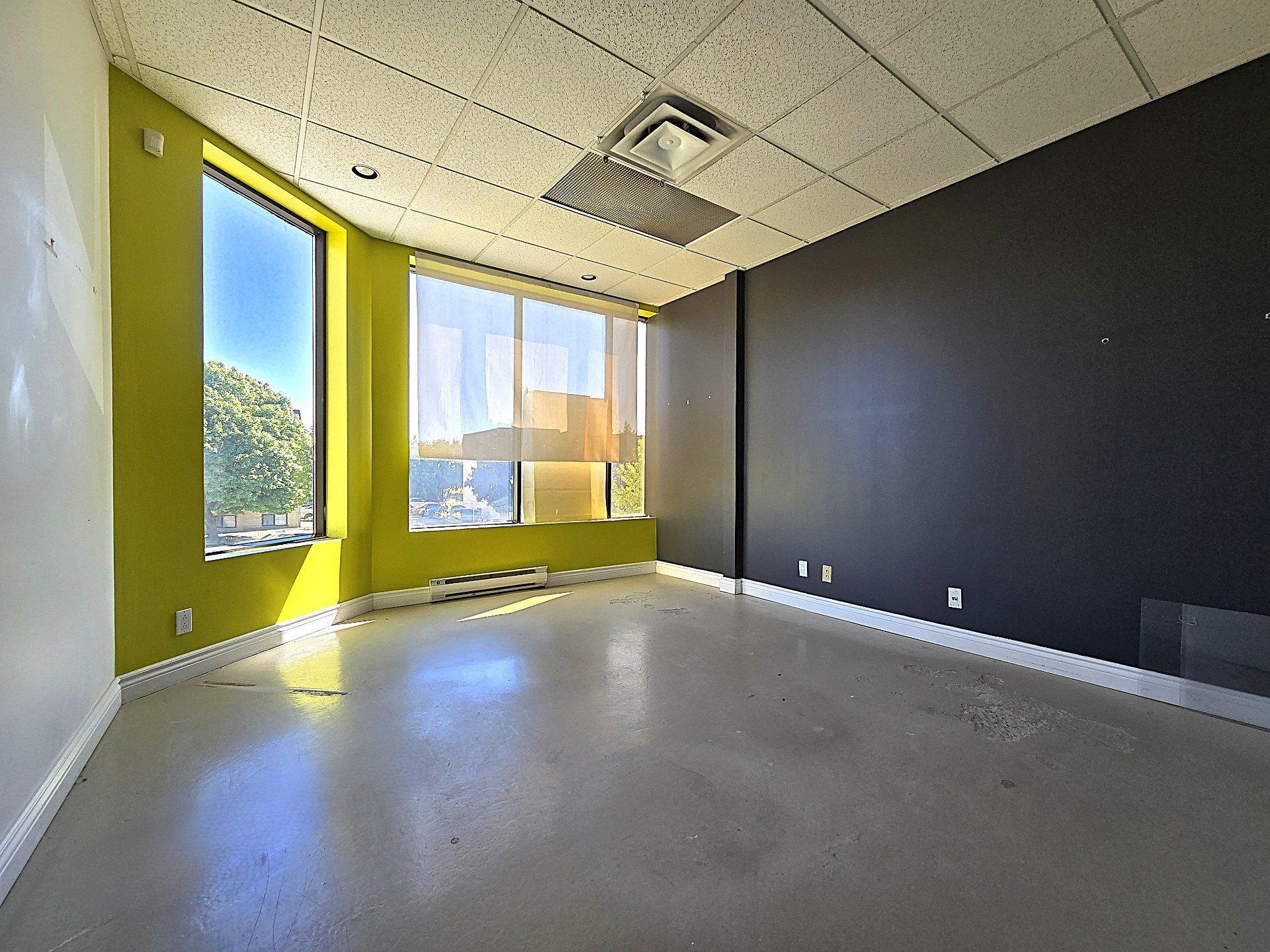 









515


Boul. de la Concorde O.

, 205,
Laval (Laval-des-Rapides),




QC
H7N5L9

