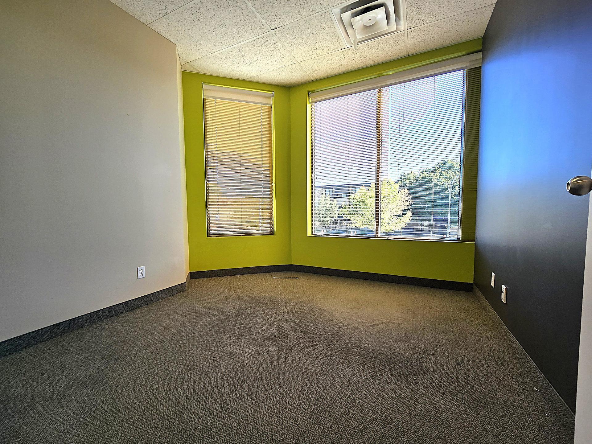 









515


Boul. de la Concorde O.

, 215,
Laval (Laval-des-Rapides),




QC
H7N5L9

