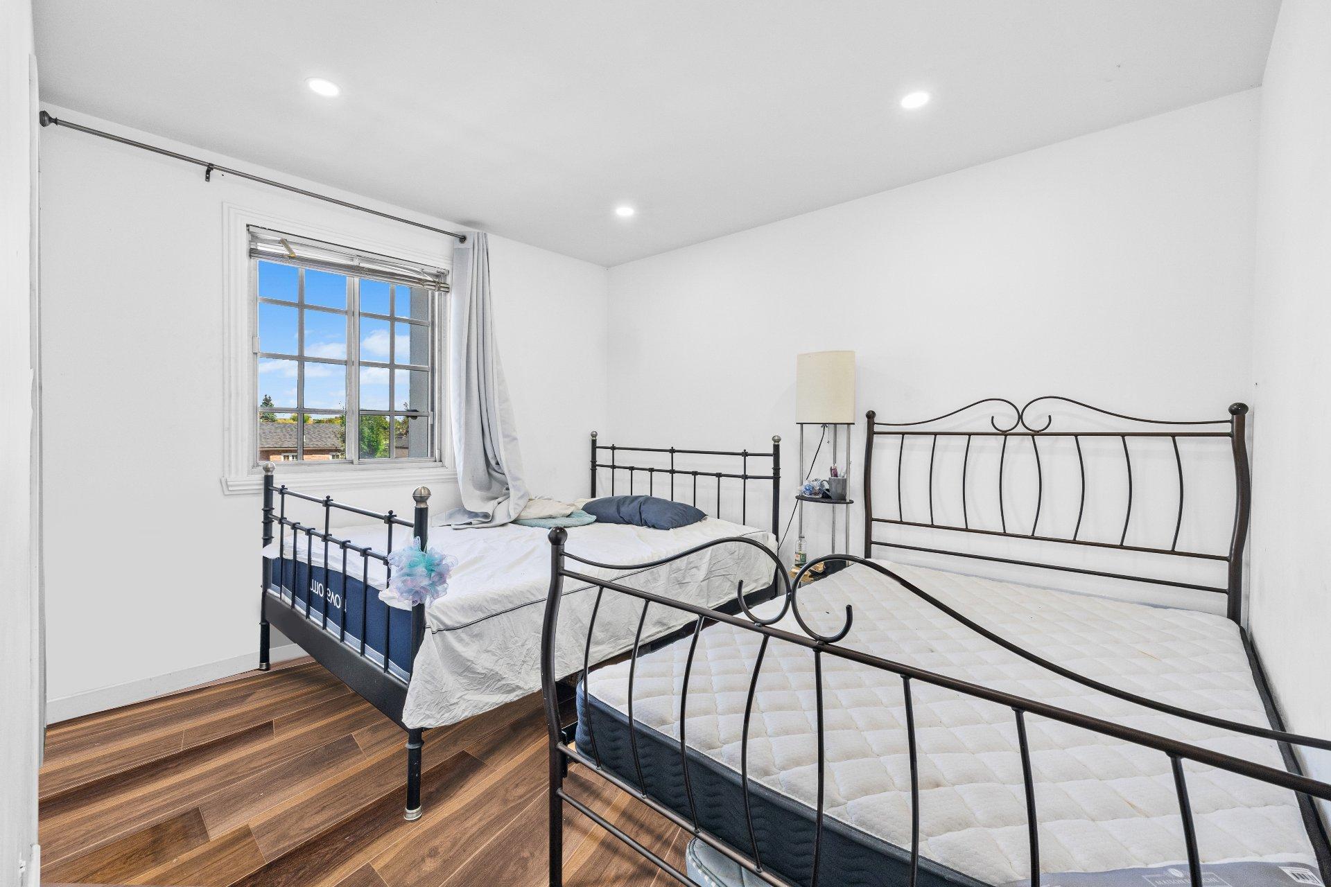 









2020


Rue de Tripoli

,
Laval (Chomedey),




QC
H7M4M1

