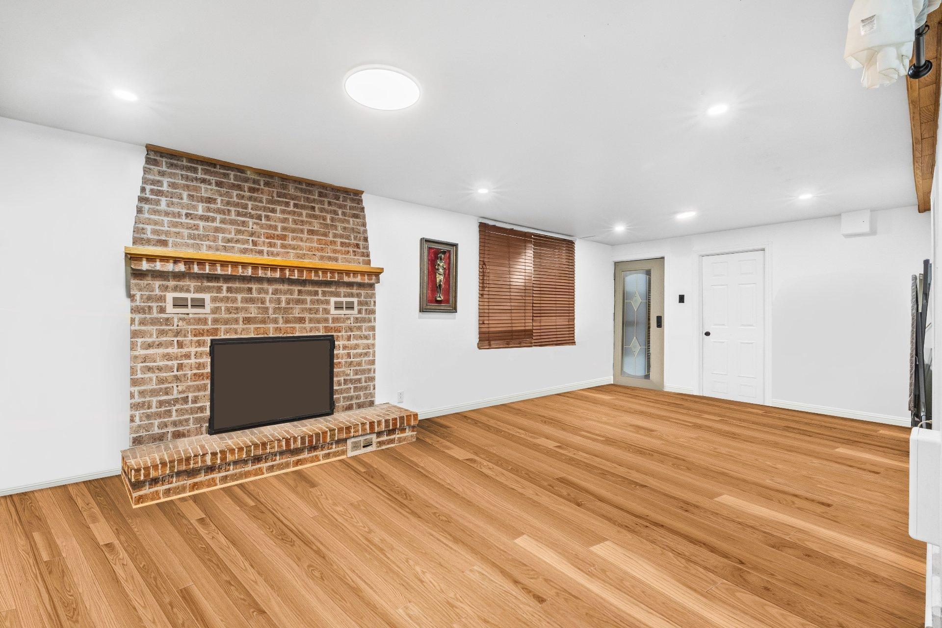 









2020


Rue de Tripoli

,
Laval (Chomedey),




QC
H7M4M1

