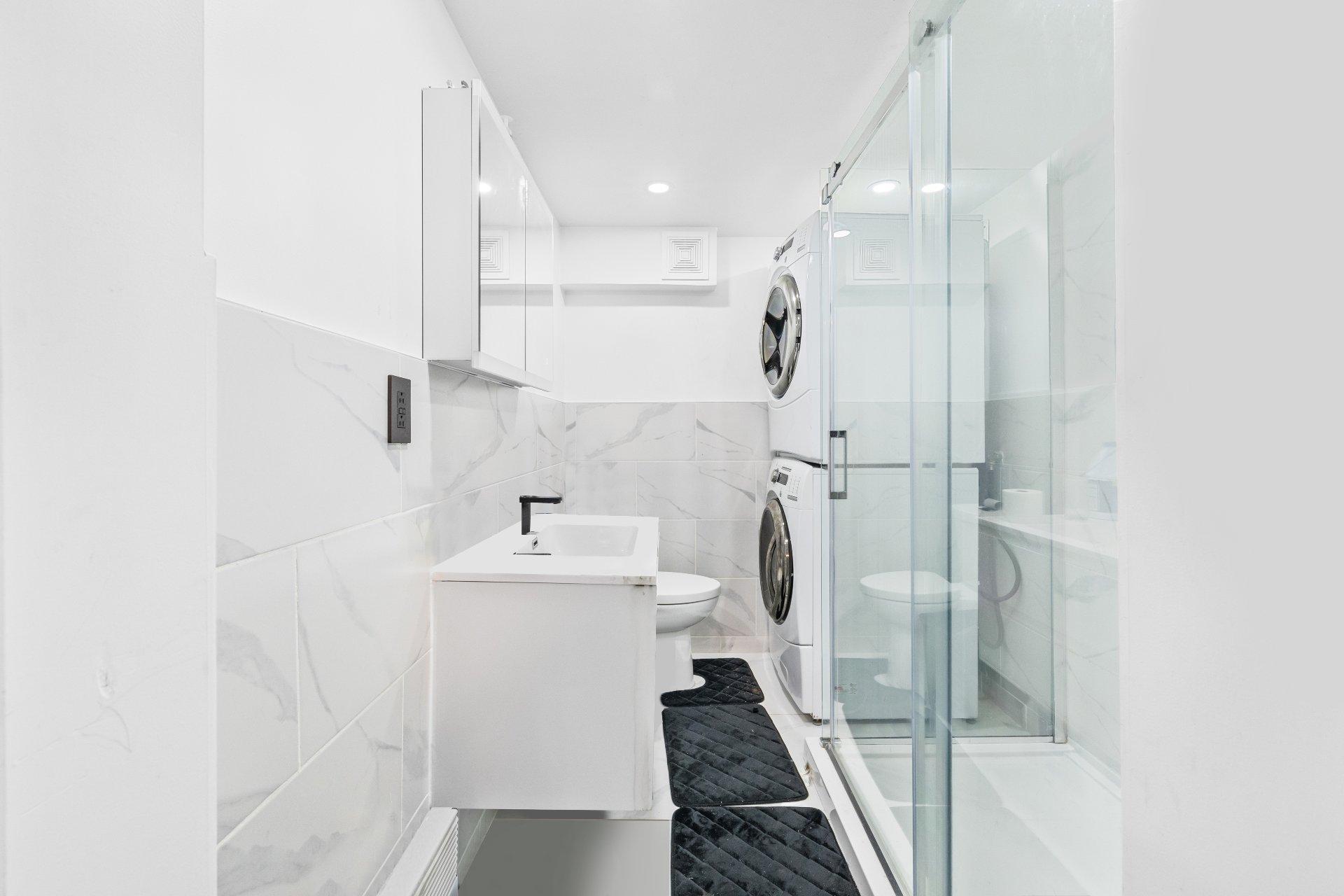 









2020


Rue de Tripoli

,
Laval (Chomedey),




QC
H7M4M1

