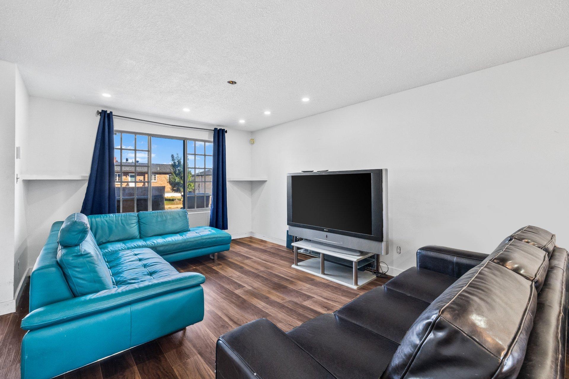 









2020


Rue de Tripoli

,
Laval (Chomedey),




QC
H7M4M1

