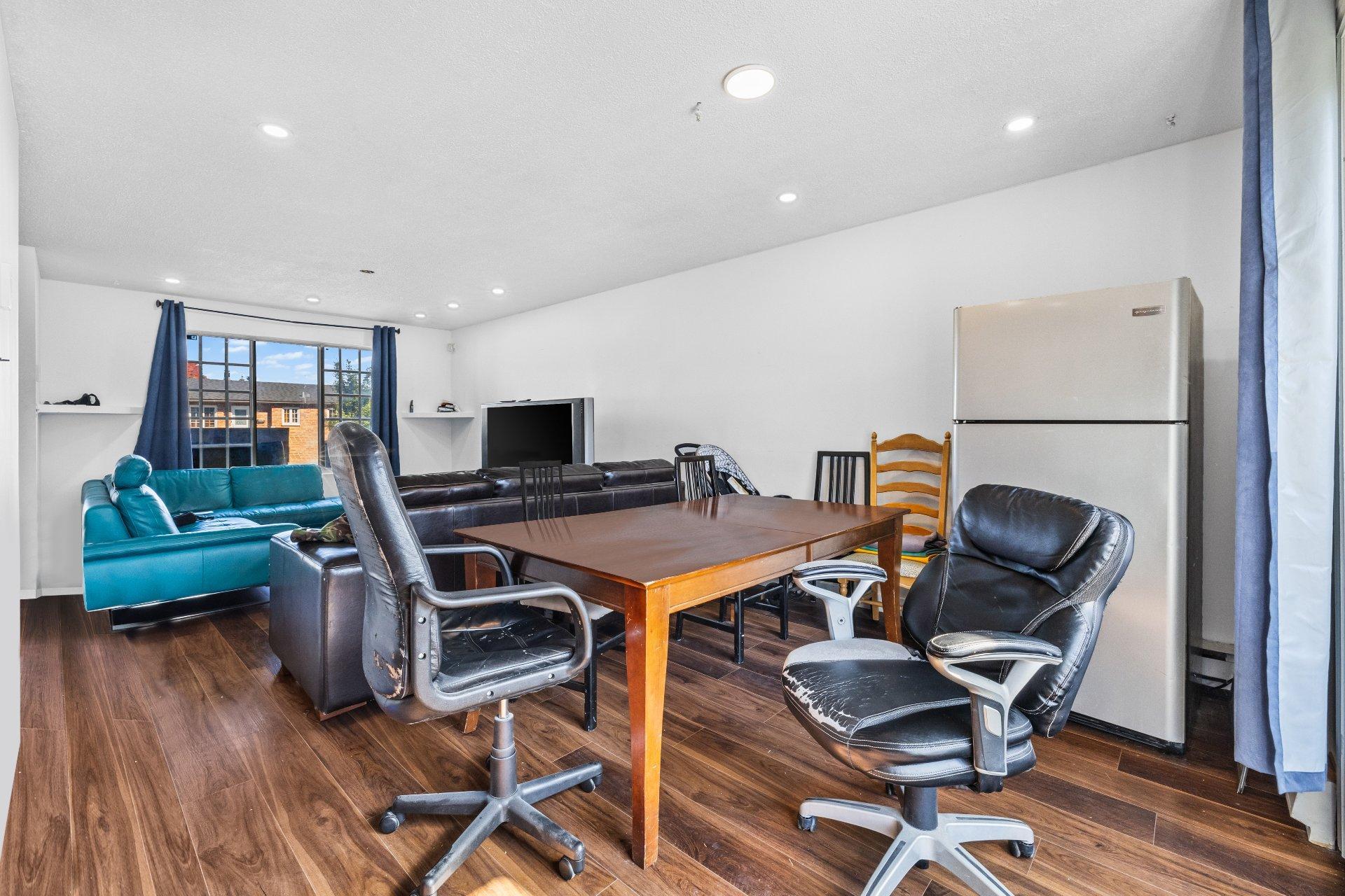 









2020


Rue de Tripoli

,
Laval (Chomedey),




QC
H7M4M1


