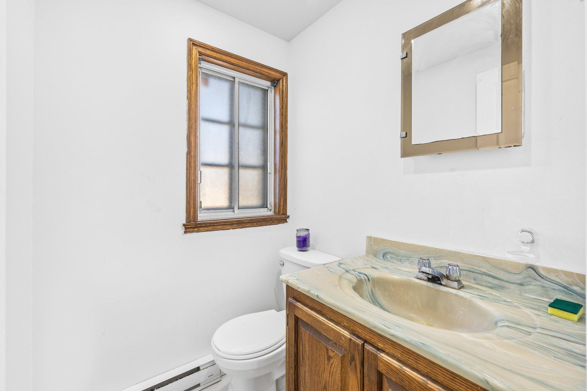 









2020


Rue de Tripoli

,
Laval (Chomedey),




QC
H7M4M1

