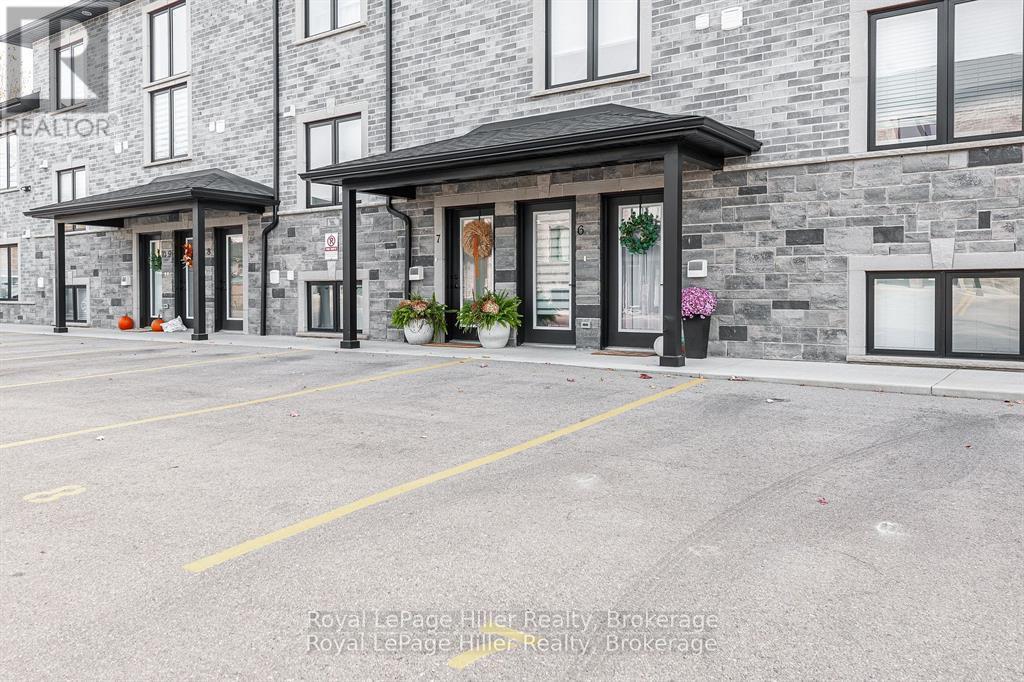 












7 - 3192 VIVIAN LINE 37 LINE

,
Stratford,




Ontario
N5A0J8

