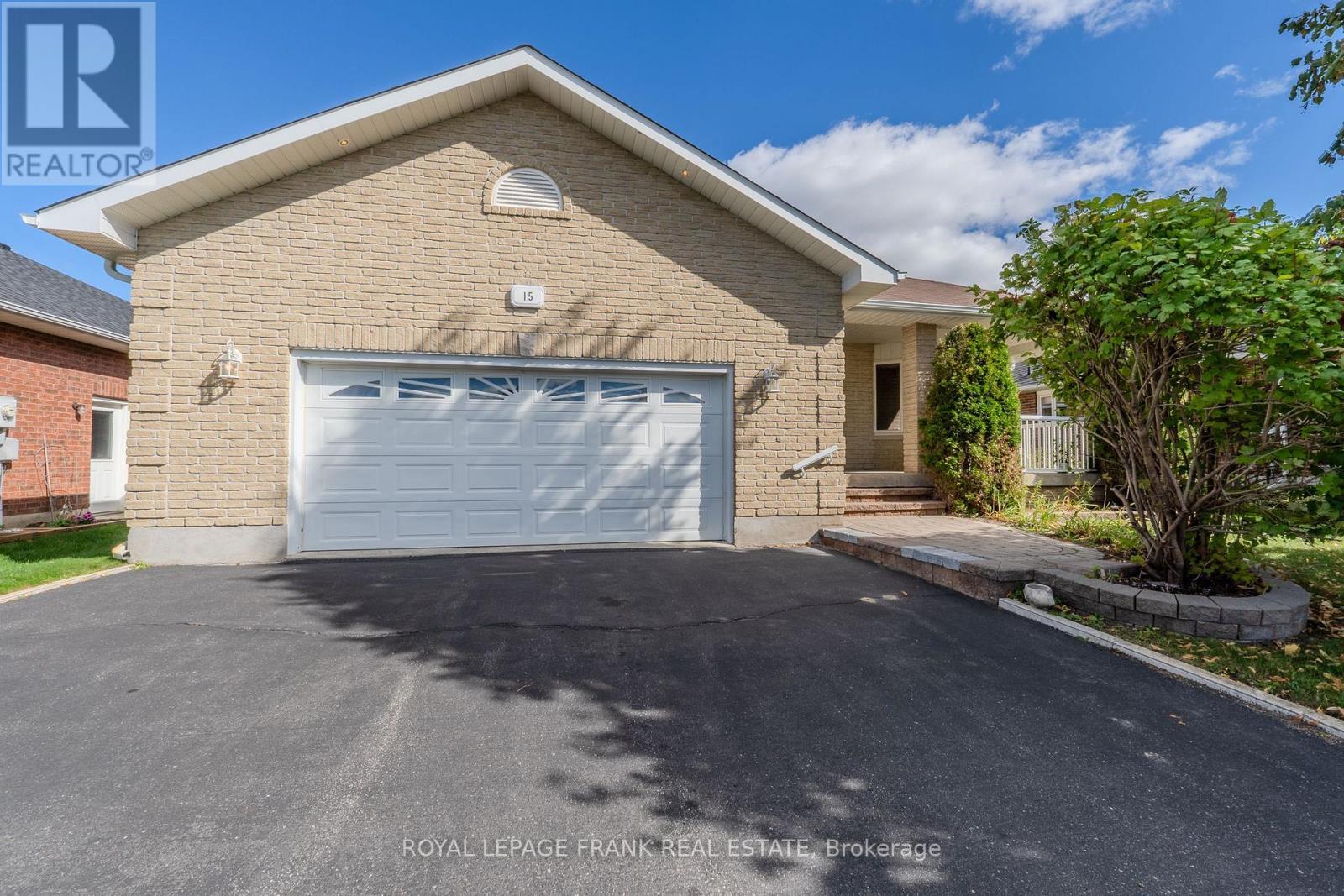 












15 SELENA STREET

,
Kawartha Lakes (Lindsay),




Ontario
K9V0B5

