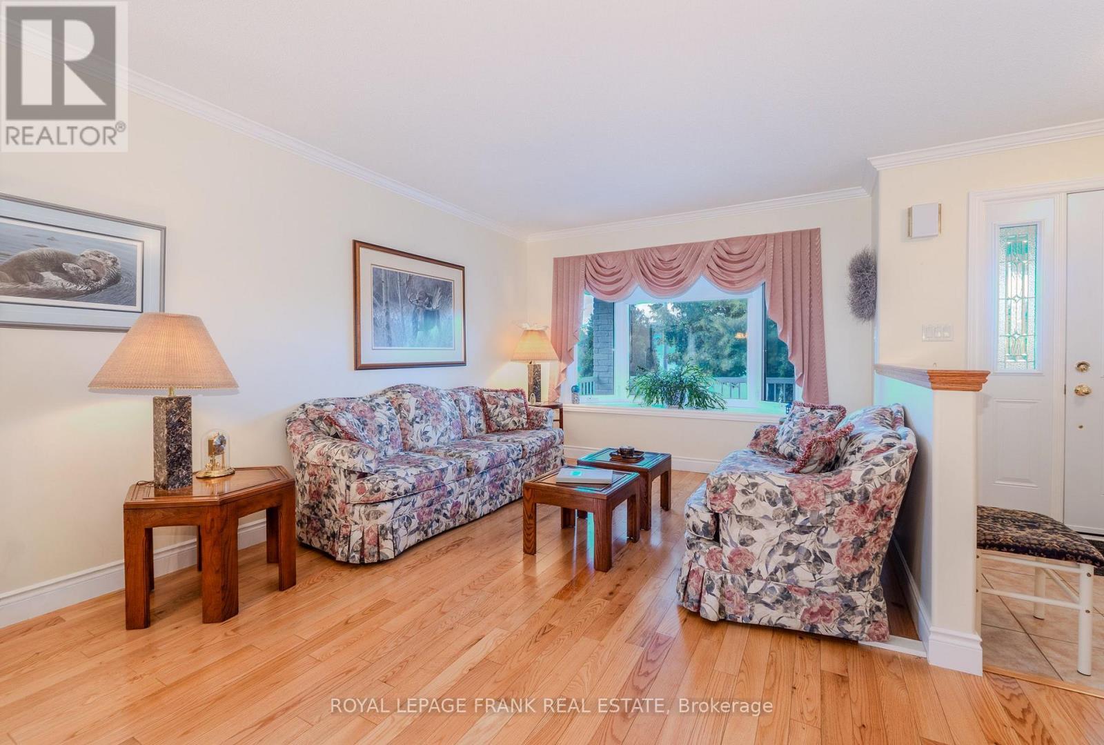 












15 SELENA STREET

,
Kawartha Lakes (Lindsay),




Ontario
K9V0B5

