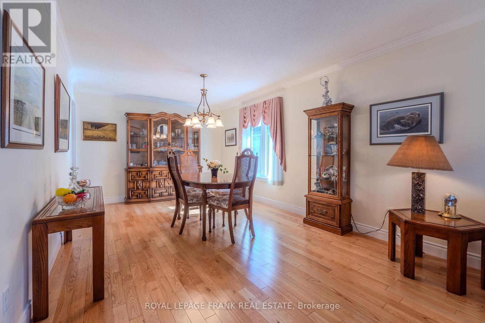 












15 SELENA STREET

,
Kawartha Lakes (Lindsay),




Ontario
K9V0B5

