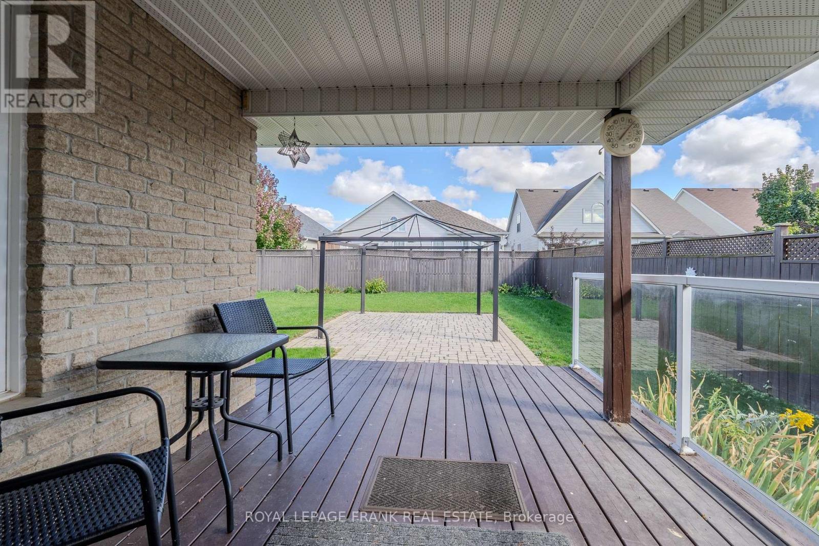 












15 SELENA STREET

,
Kawartha Lakes (Lindsay),




Ontario
K9V0B5


