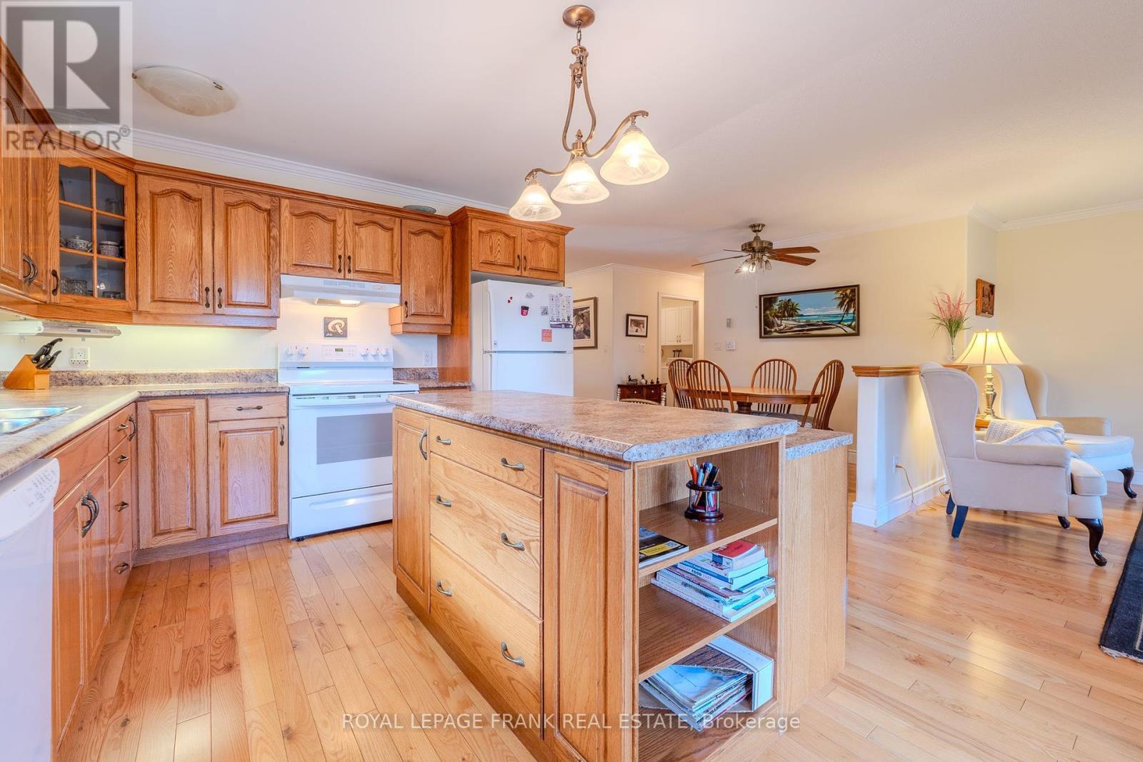 












15 SELENA STREET

,
Kawartha Lakes (Lindsay),




Ontario
K9V0B5

