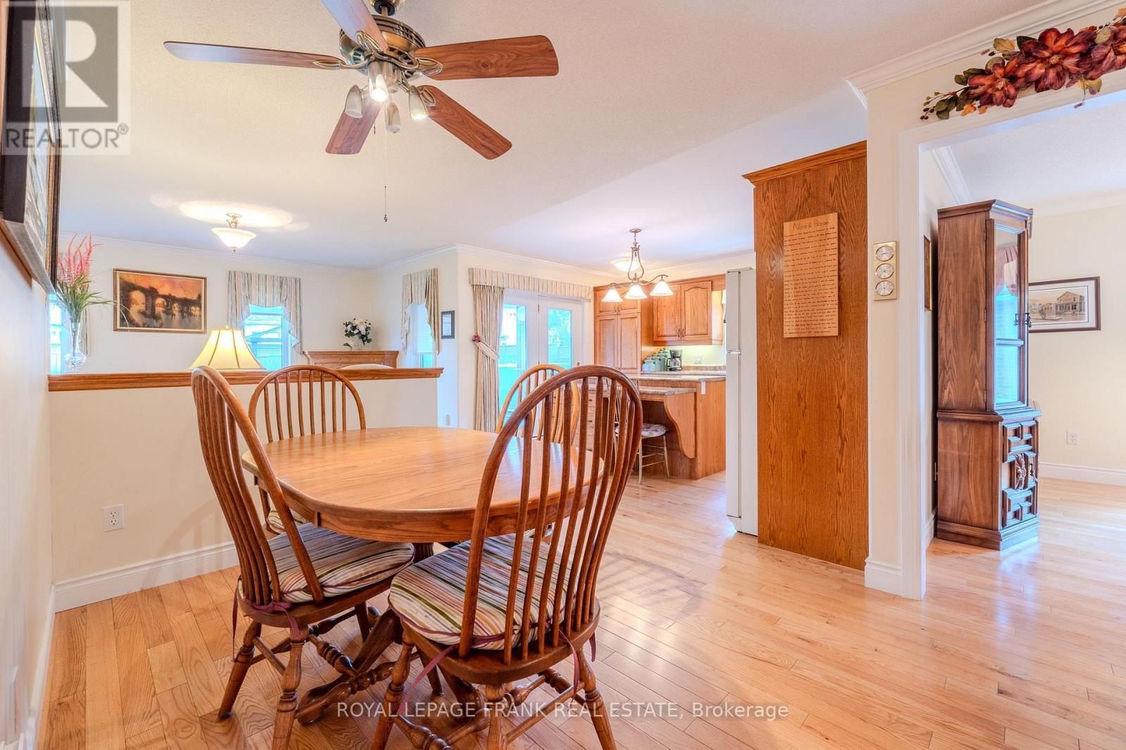 












15 SELENA STREET

,
Kawartha Lakes (Lindsay),




Ontario
K9V0B5

