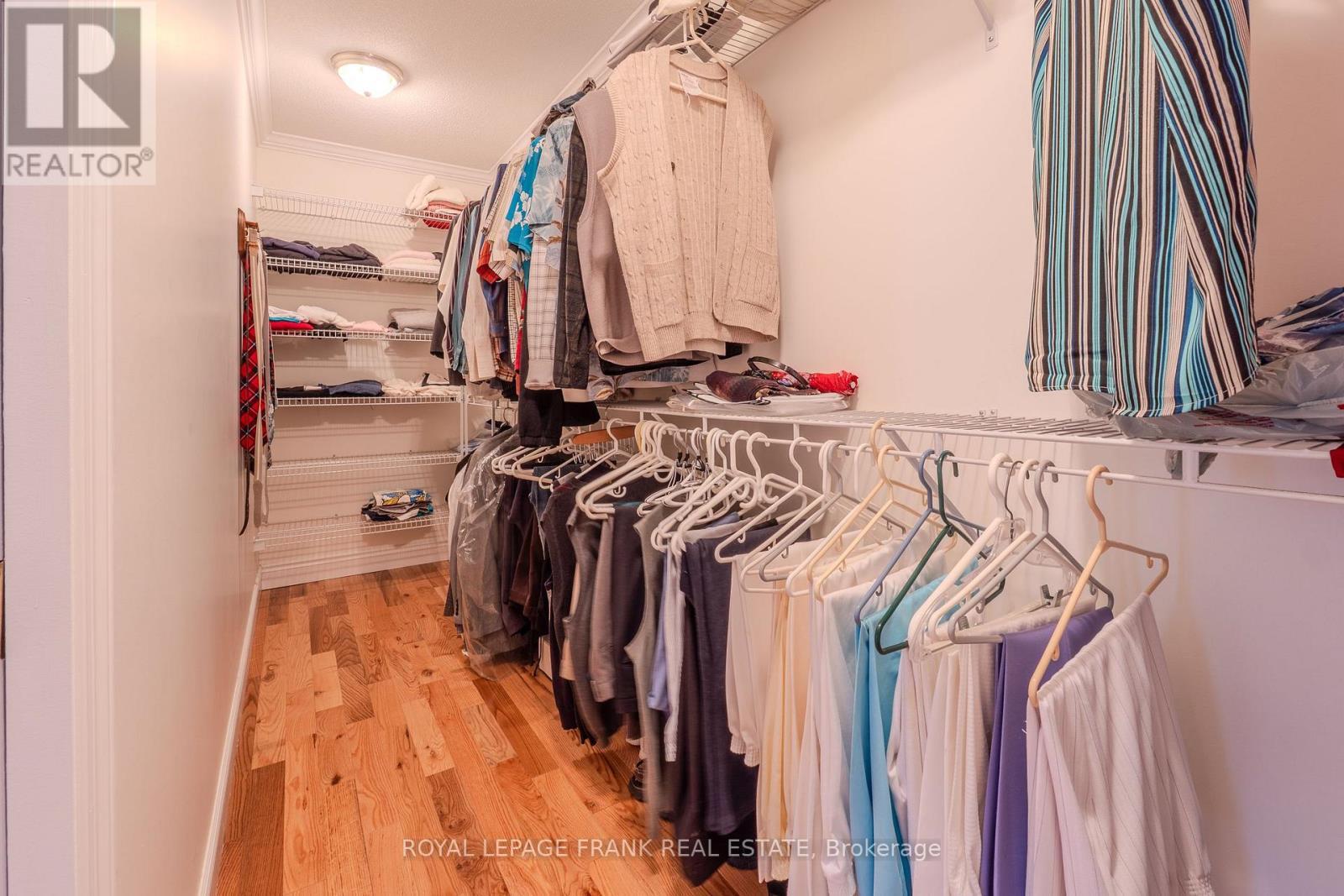 












15 SELENA STREET

,
Kawartha Lakes (Lindsay),




Ontario
K9V0B5

