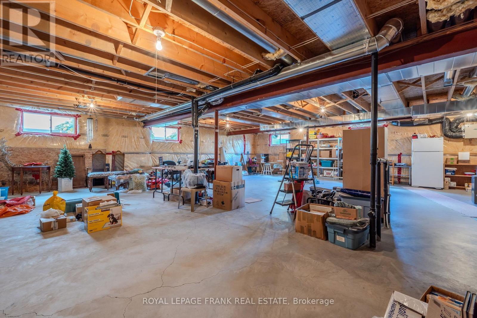 












15 SELENA STREET

,
Kawartha Lakes (Lindsay),




Ontario
K9V0B5

