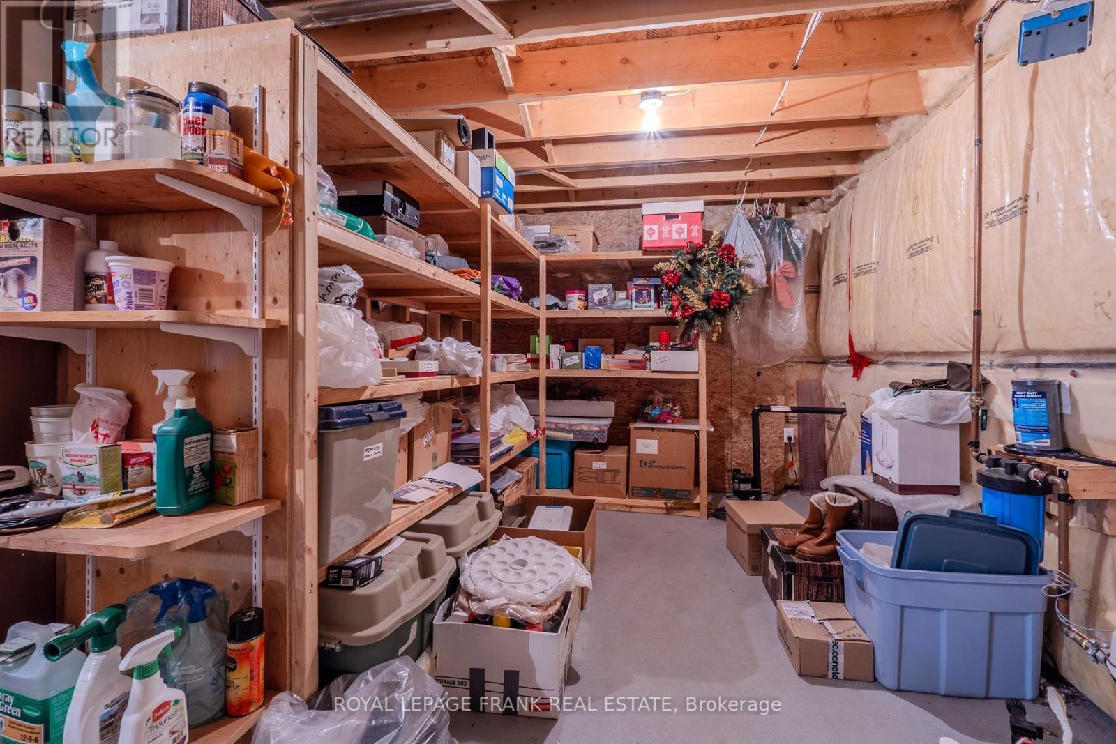 












15 SELENA STREET

,
Kawartha Lakes (Lindsay),




Ontario
K9V0B5

