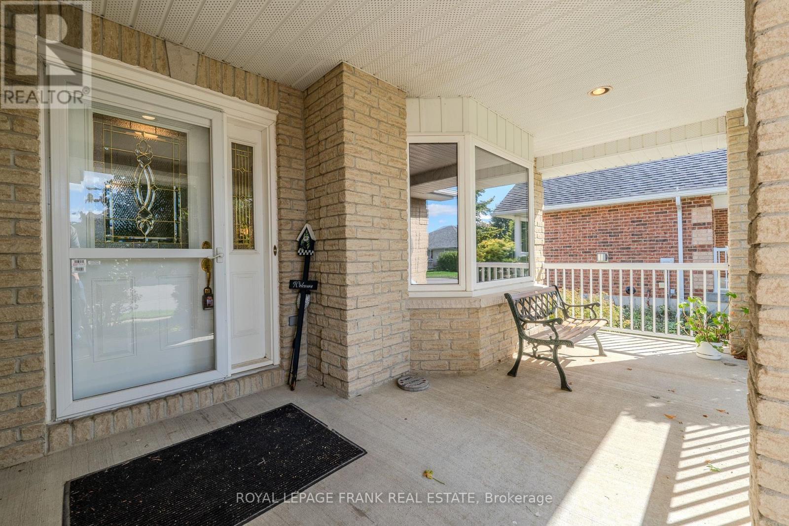 












15 SELENA STREET

,
Kawartha Lakes (Lindsay),




Ontario
K9V0B5

