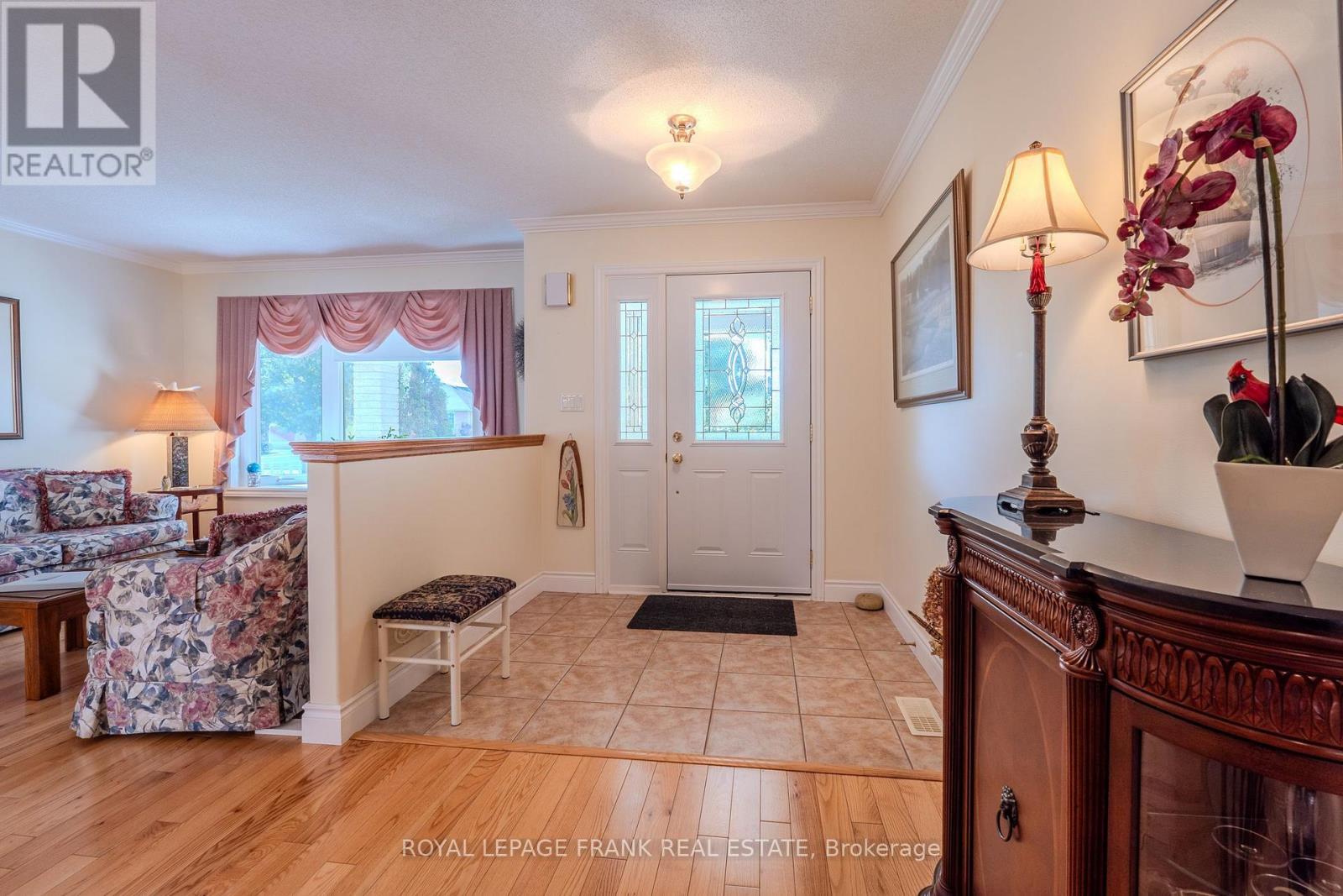












15 SELENA STREET

,
Kawartha Lakes (Lindsay),




Ontario
K9V0B5

