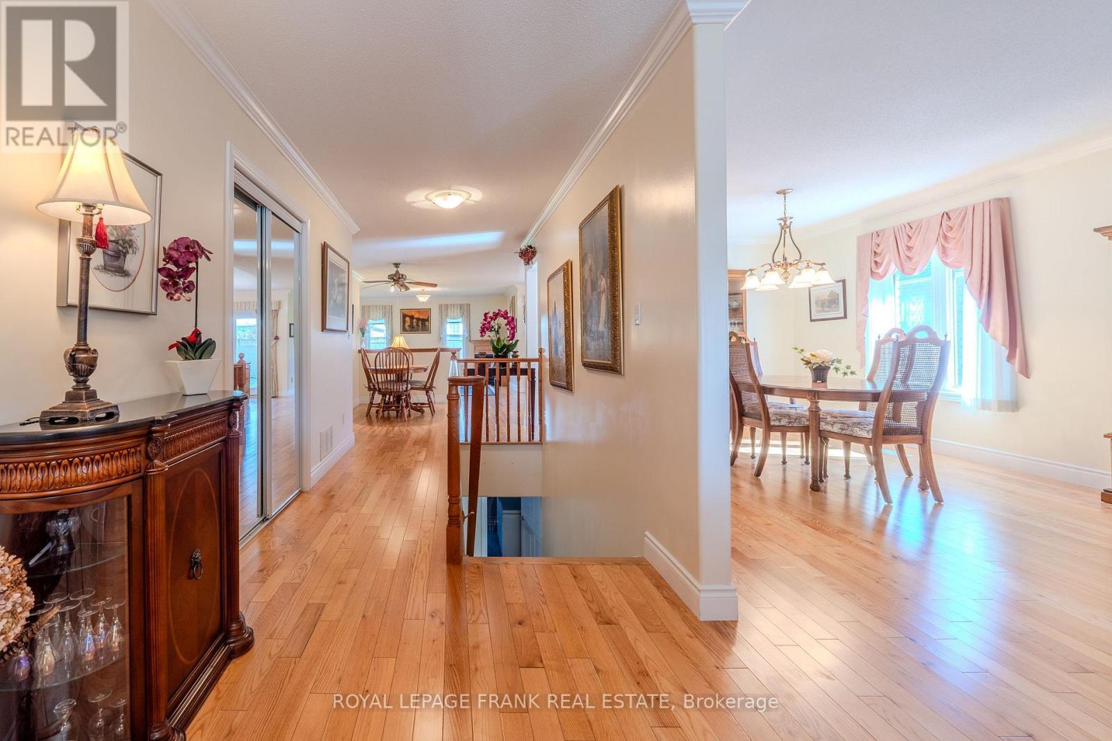 












15 SELENA STREET

,
Kawartha Lakes (Lindsay),




Ontario
K9V0B5

