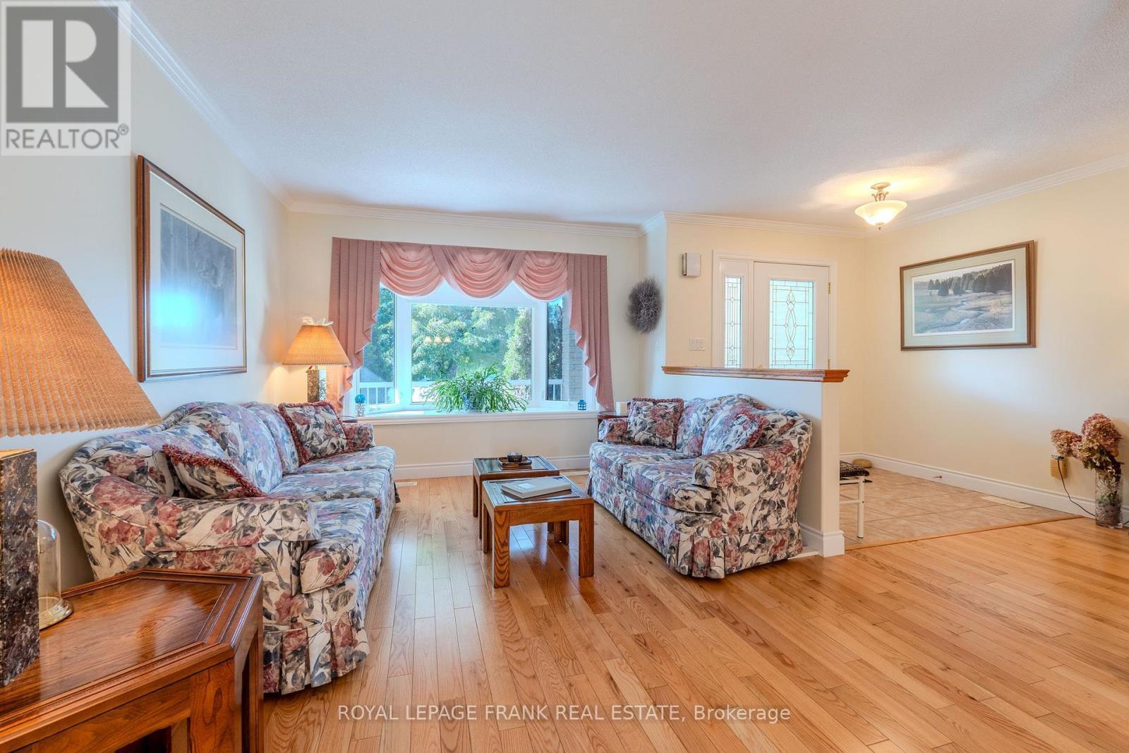 












15 SELENA STREET

,
Kawartha Lakes (Lindsay),




Ontario
K9V0B5

