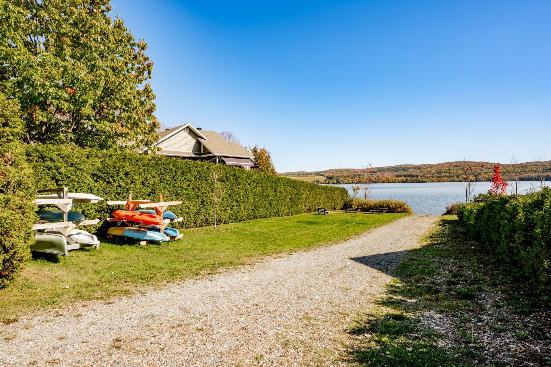 









473


Rue Bordeleau

,
Magog,




QC
J1X0M9

